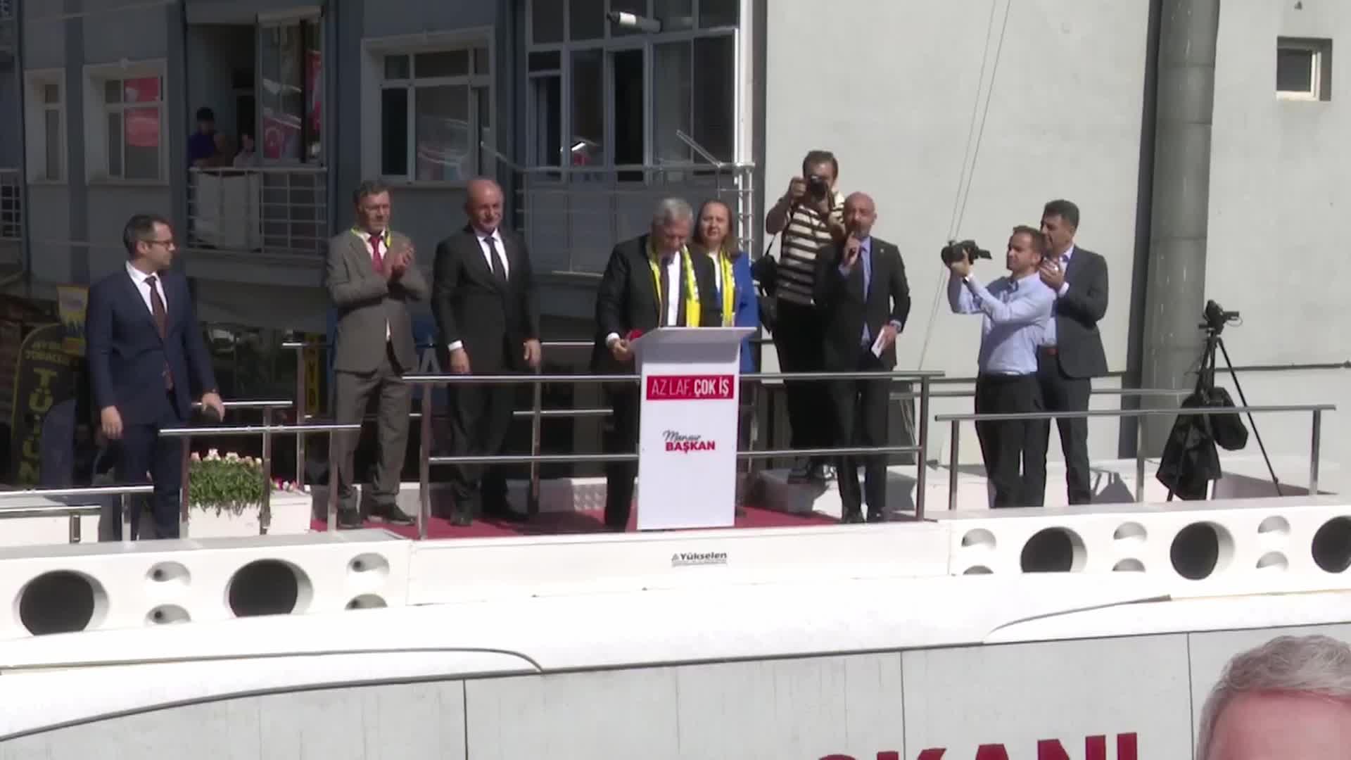MANSUR YAVAŞ KALECİK'TE: "RAKİBİM 'BAŞKENT KART ÇIKARACAĞIM' DİYE BUNU PROJE OLARAK ANLATMAYA BAŞLADI. ÜÇ YILDIR YAPIYORUZ. ŞİMDİ DE ADINI ANKART OLARAK DEĞİŞTİRMİŞ. BEN BAŞKENT İSMİYLE GURUR DUYUYORUM"