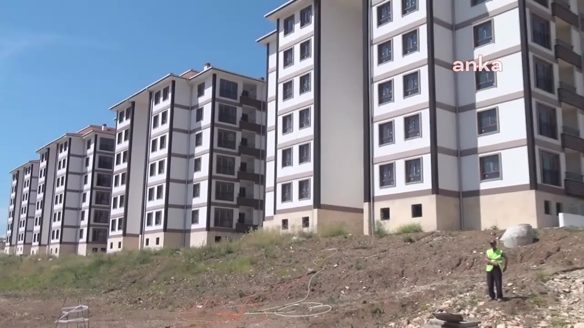 TOKİ MAĞDURU VATANDAŞ: "AKP’YE OY VERDİĞİM İÇİN PARMAKLARIMI KESMEK İSTİYORUM"