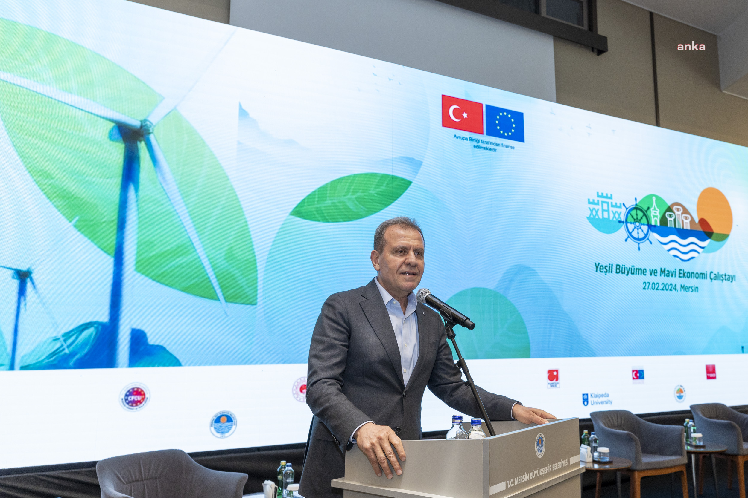 VAHAP SEÇER, YEŞİL BÜYÜME VE MAVİ EKONOMİ ÇALIŞTAYI’NA KATILDI: “GELECEK DÖNEM MERSİN’İN KANALİZASYON SORUNUNU BÜYÜK ÖLÇÜDE ÇÖZECEĞİZ”