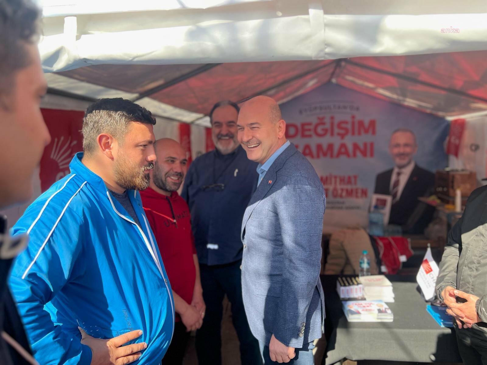 SÜLEYMAN SOYLU, CHP’NİN SEÇİM STANDINI ZİYARET ETTİ