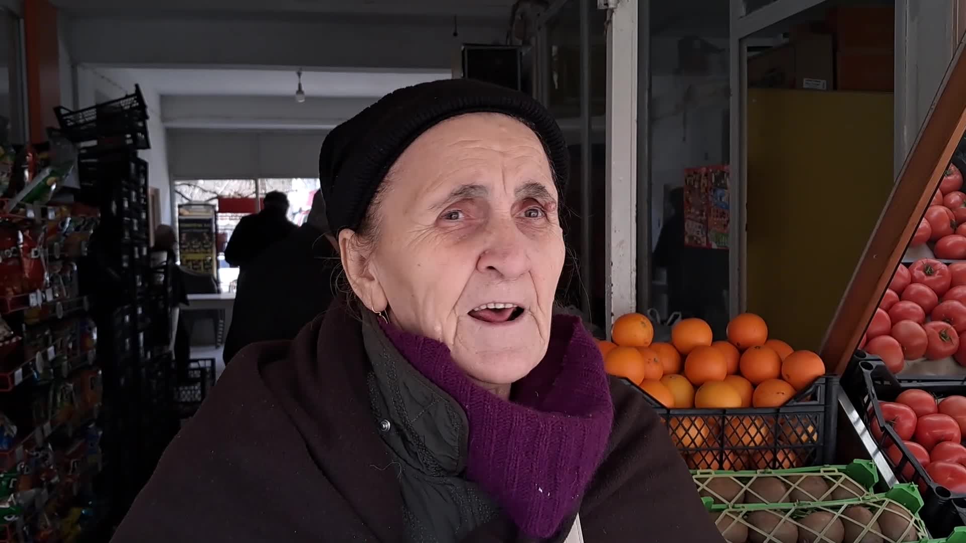 ARTVİNLİ EMEKLİ VATANDAŞ: "SEBZE ALAMIYORUM. HER ŞEY ATEŞ PAHASI, YAKLAŞILMIYOR"