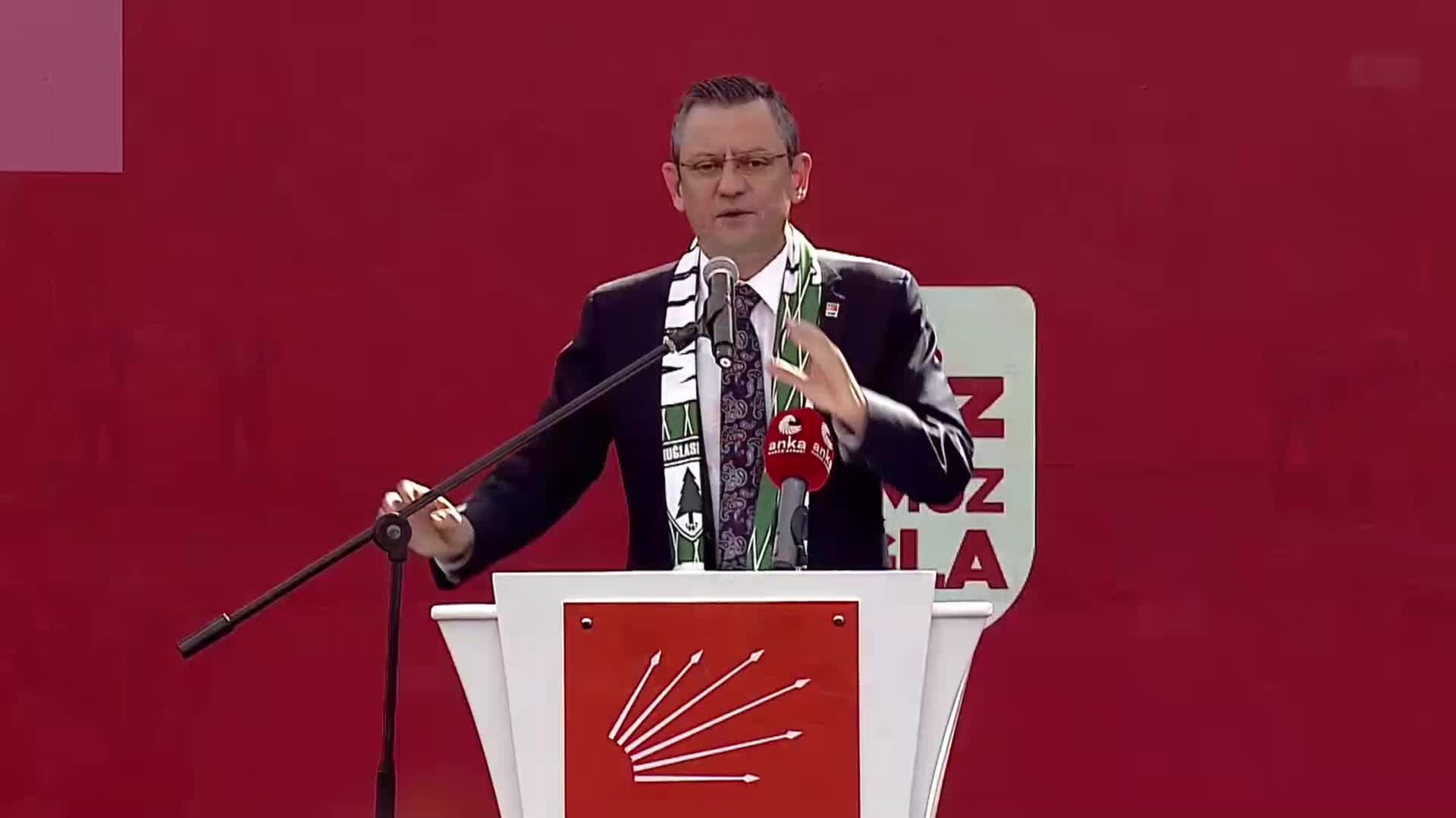 CHP GENEL BAŞKANI ÖZGÜR ÖZEL: ''ŞİMŞEK DİYOR Kİ ‘1 NİSAN’DAN SONRA SIKI PARA POLİTİKASINA GEÇECEĞİZ.’ BUNUN EMEKÇİLER İÇİN ANLAMI HAK EDİLEN ZAMMI ALMAMAKTIR”