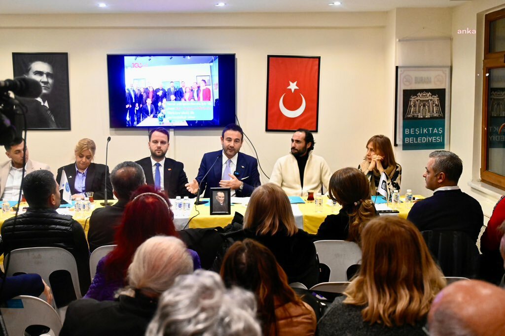 BEŞİKTAŞ BELEDİYE BAŞKANI AKPOLAT, İLÇEDEKİ SİTE SAKİNLERİYLE BİR ARAYA GELDİ