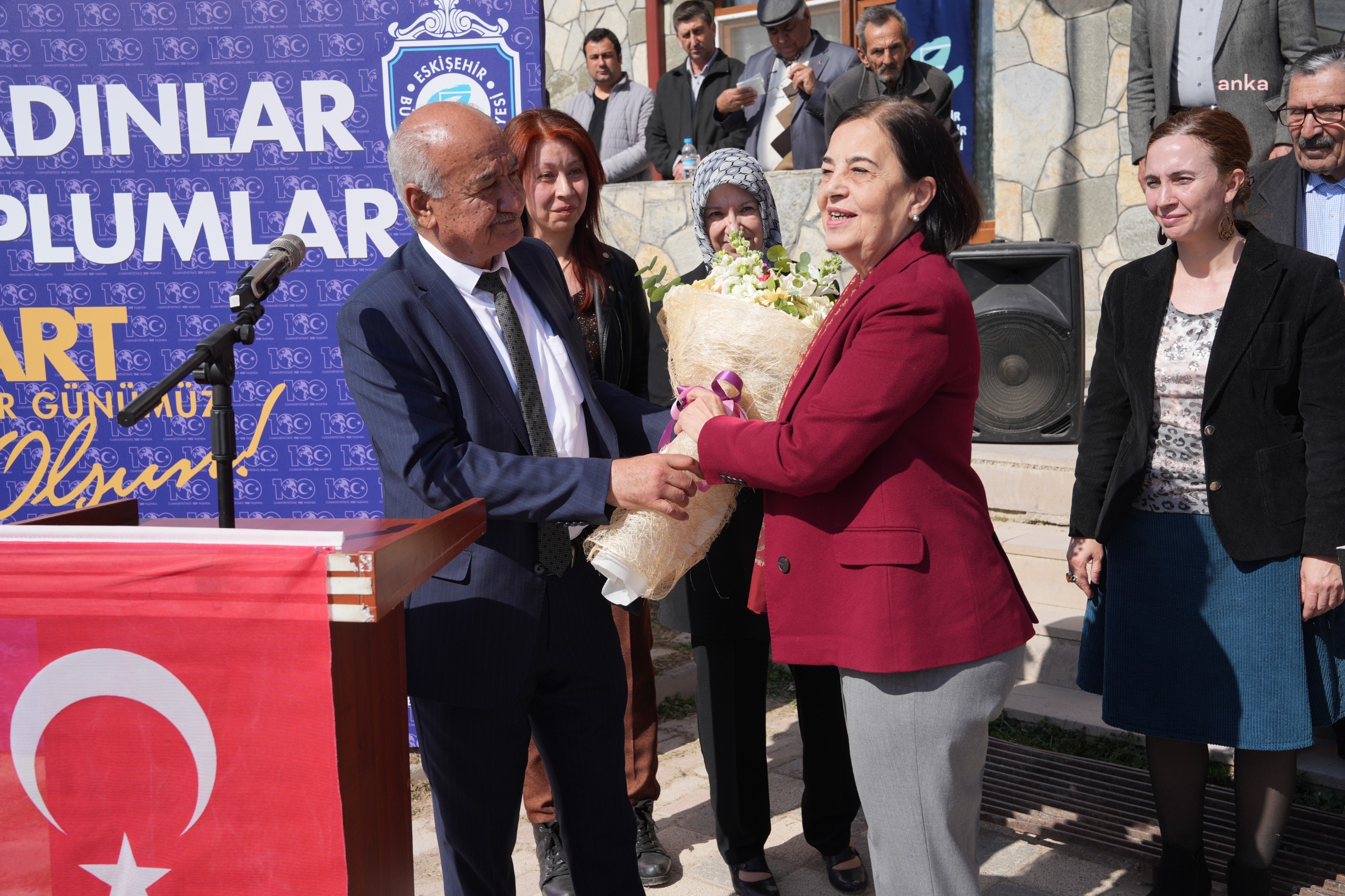 ESKİŞEHİR'İN İLÇELERİNDE KADIN DAYANIŞMASI GÜÇLENİYOR