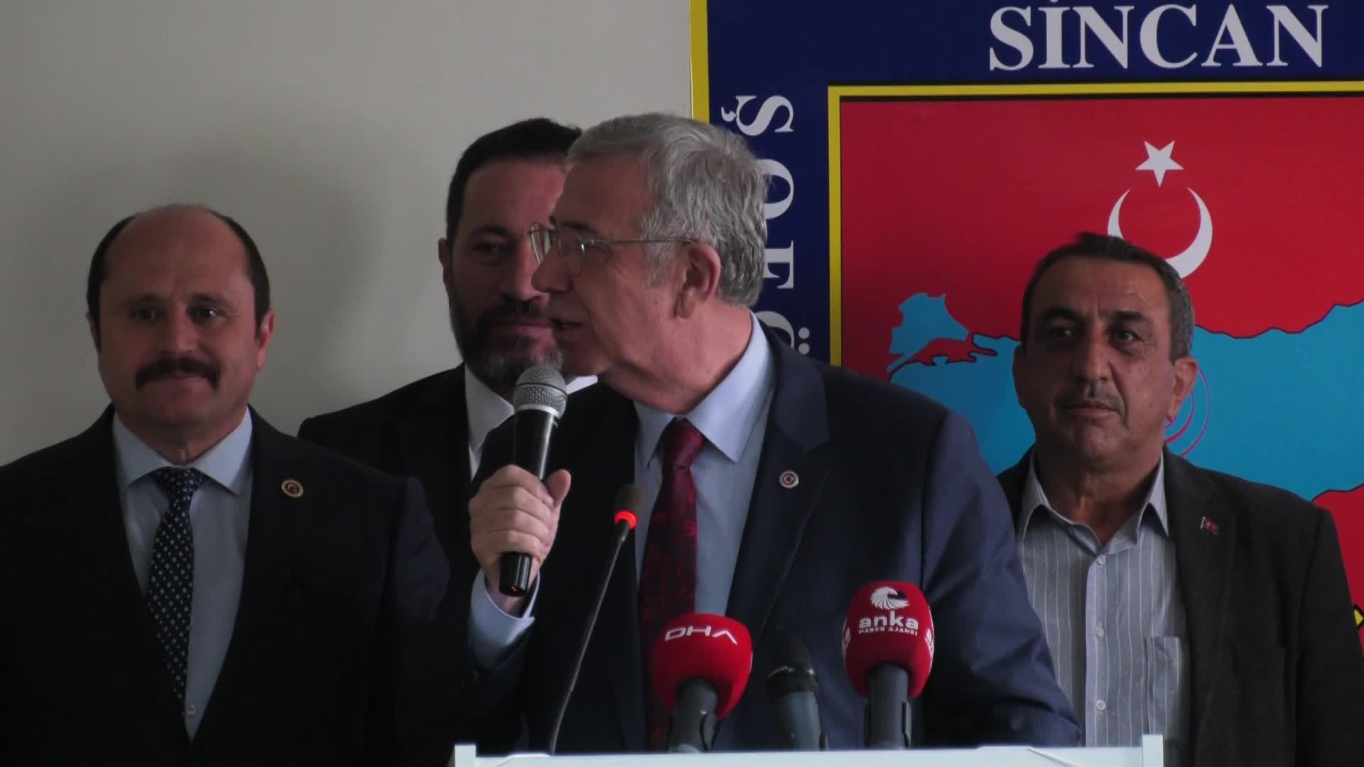 MANSUR YAVAŞ'TAN DOLMUŞÇU ESNAFINA: "HUKUKİ BİR GÖRÜŞ ALDIK. SİZLER DE ÖĞRENCİ İNDİRİMİ YAPIYORSUNUZ SİZLERE DE DESTEK OLACAĞIZ"
