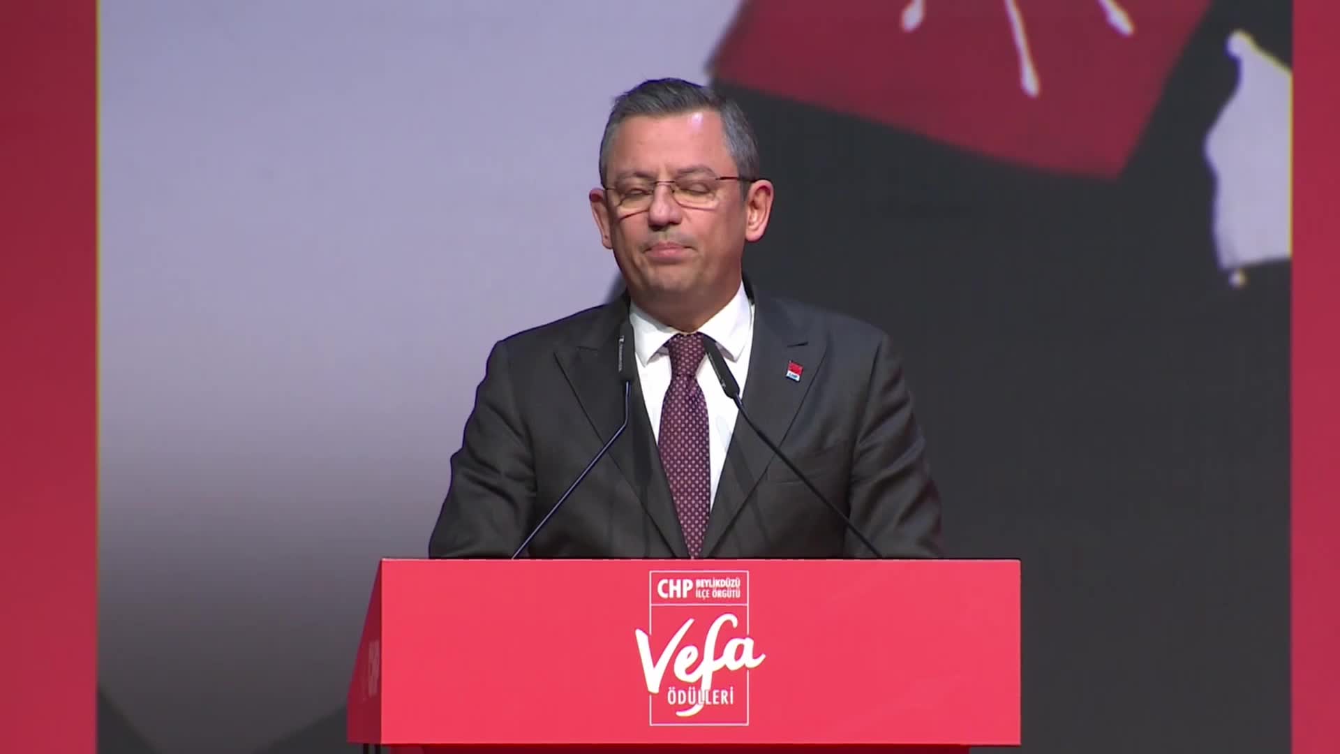 CUMHURİYET HALK PARTİSİ GENEL BAŞKANI ÖZGÜR ÖZEL: “YÖNETİMDE OLANLAR, CUMHURİYETİN KURULUŞ HİKAYESİNE HUSUMET DUYUYORLAR”