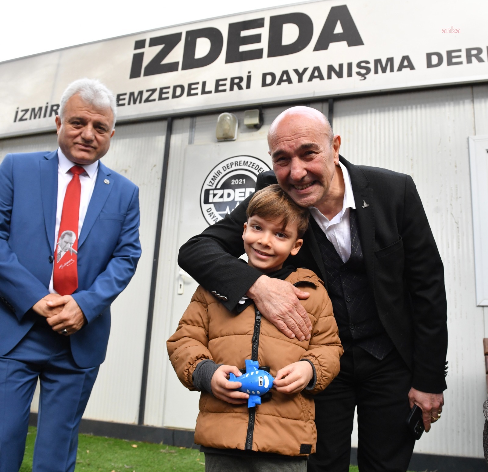 İZMİR BÜYÜKŞEHİR BELEDİYE BAŞKANI SOYER: “İZMİR’DEN ASLA ELİMİ ÇEKMEYECEĞİM”