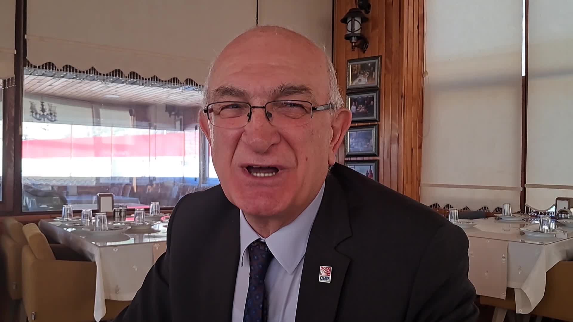 CHP ARTVİN ESKİ İL BAŞKANI AHMET BİBER: "TÜRKİYE BÜYÜK BİR KARARTMA ALTINDA. ÖNÜMÜZDE ÇOK ÖNEMLİ BİR DÖNÜM NOKTASI OLABİLECEK BİR SEÇİM VAR"