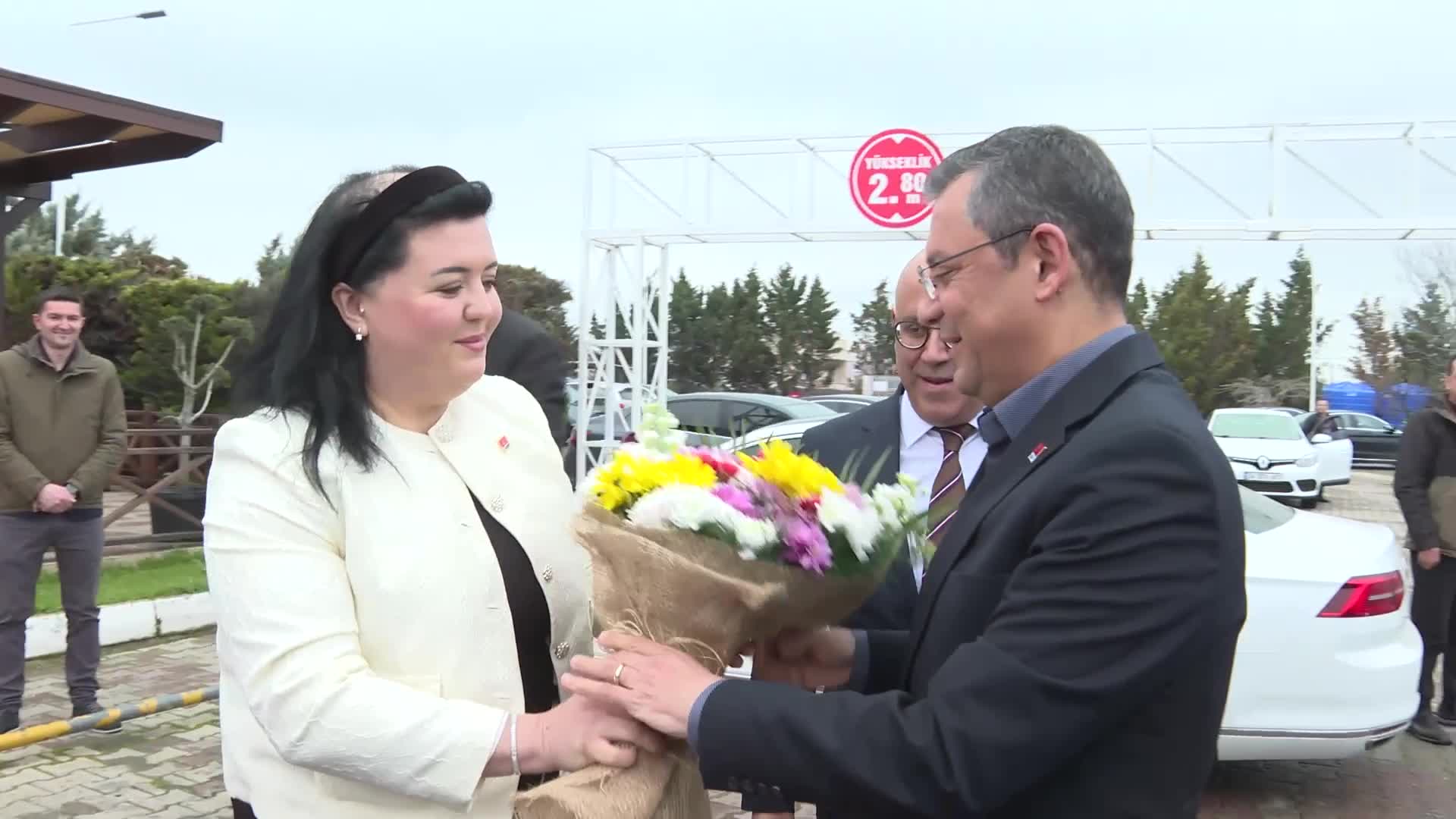 ÖZGÜR ÖZEL: “ERDOĞAN, SEÇİMLERİ KAYBETTİĞİNİ GÖRÜNCE GEÇEN SEFER YAPTIĞI GİBİ İFTİRAYA, YALANA, HAKARETE SARILDI”