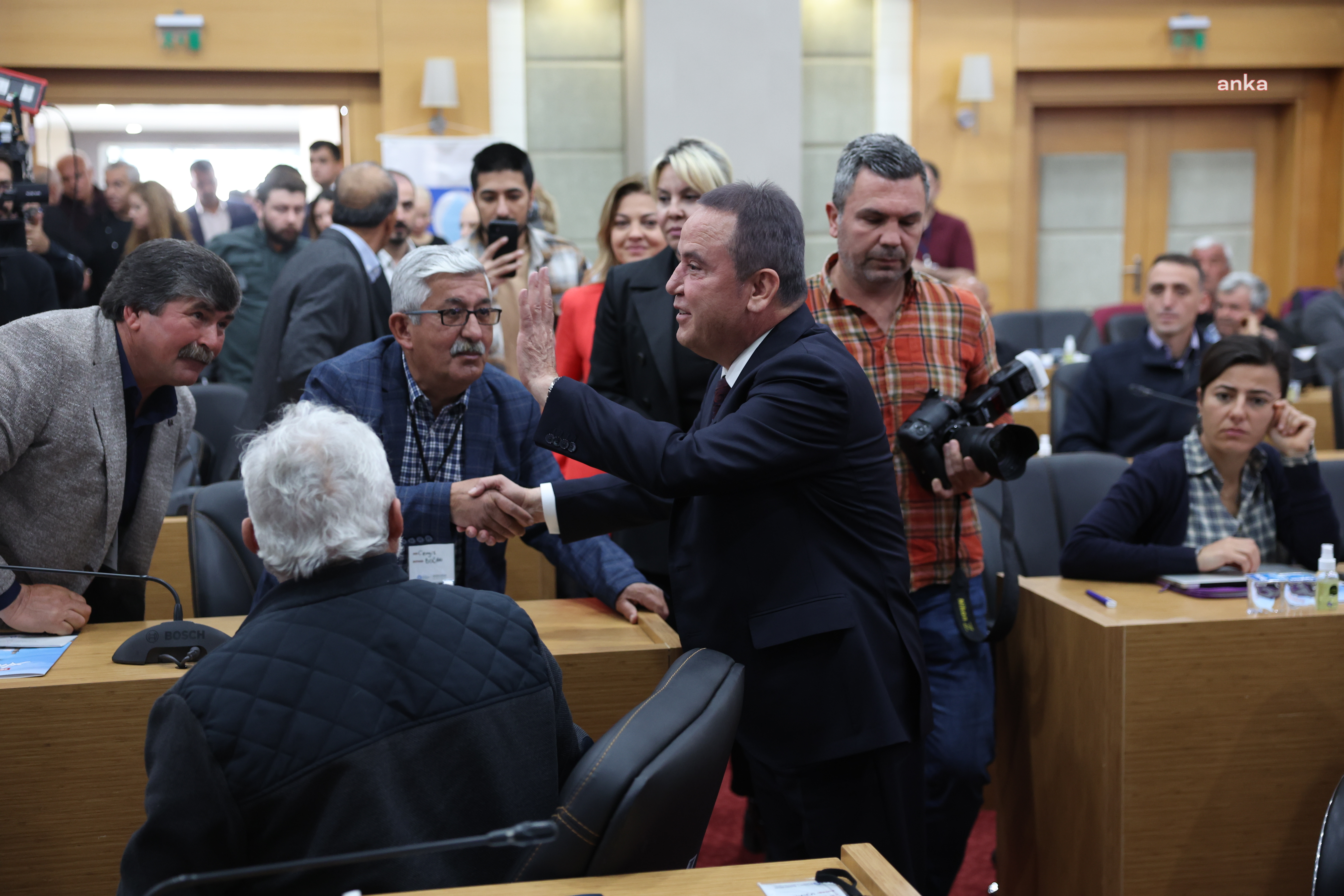 MUHİTTİN BÖCEK: "ANTALYA'DA DESTEK VERDİĞİMİZ KOOPERATİF SAYISINI 53'E ÇIKARTTIK. KOOPERATİFLERE BU YIL 80 MİLYON TL BÜTÇE AYIRDIK"