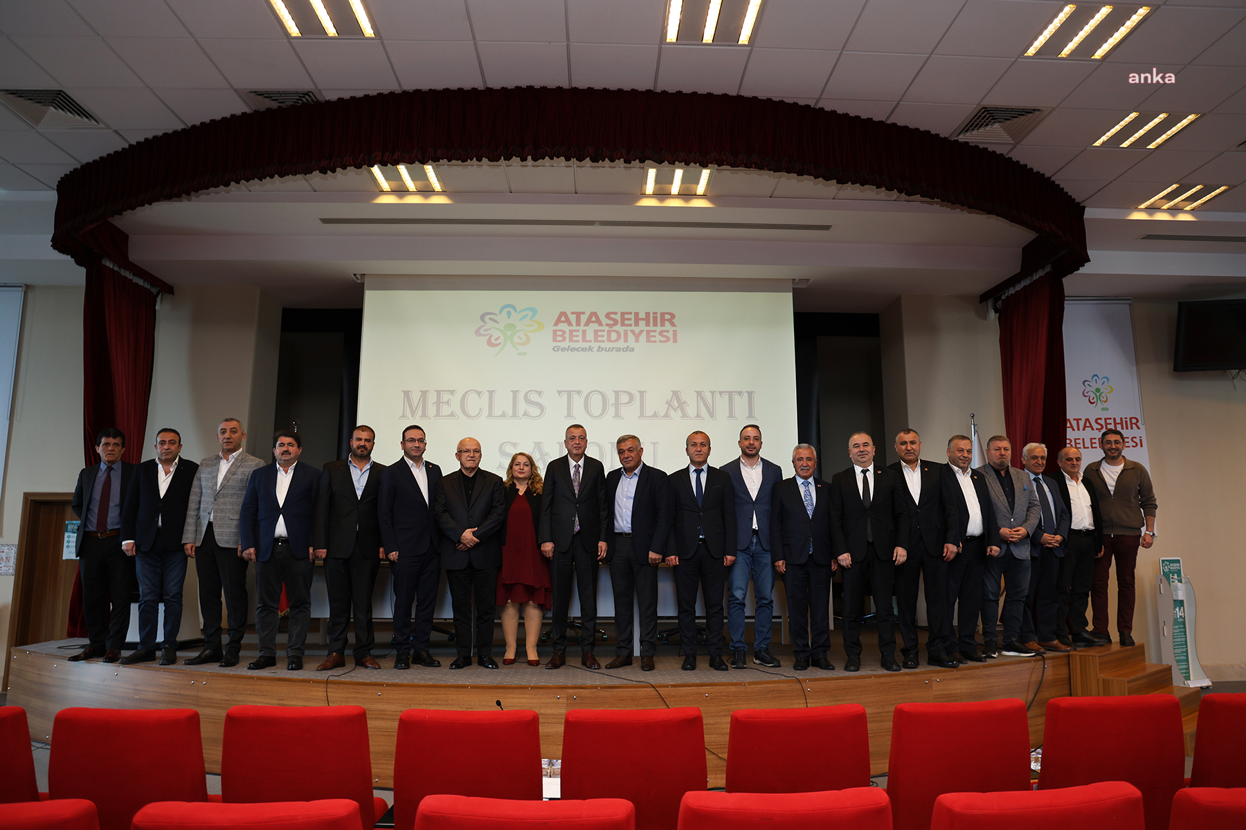 ATAŞEHİR BELEDİYE BAŞKANI İLGEZDİ, BELEDİYE MECLİS ÜYELERİYLE VEDALAŞTI