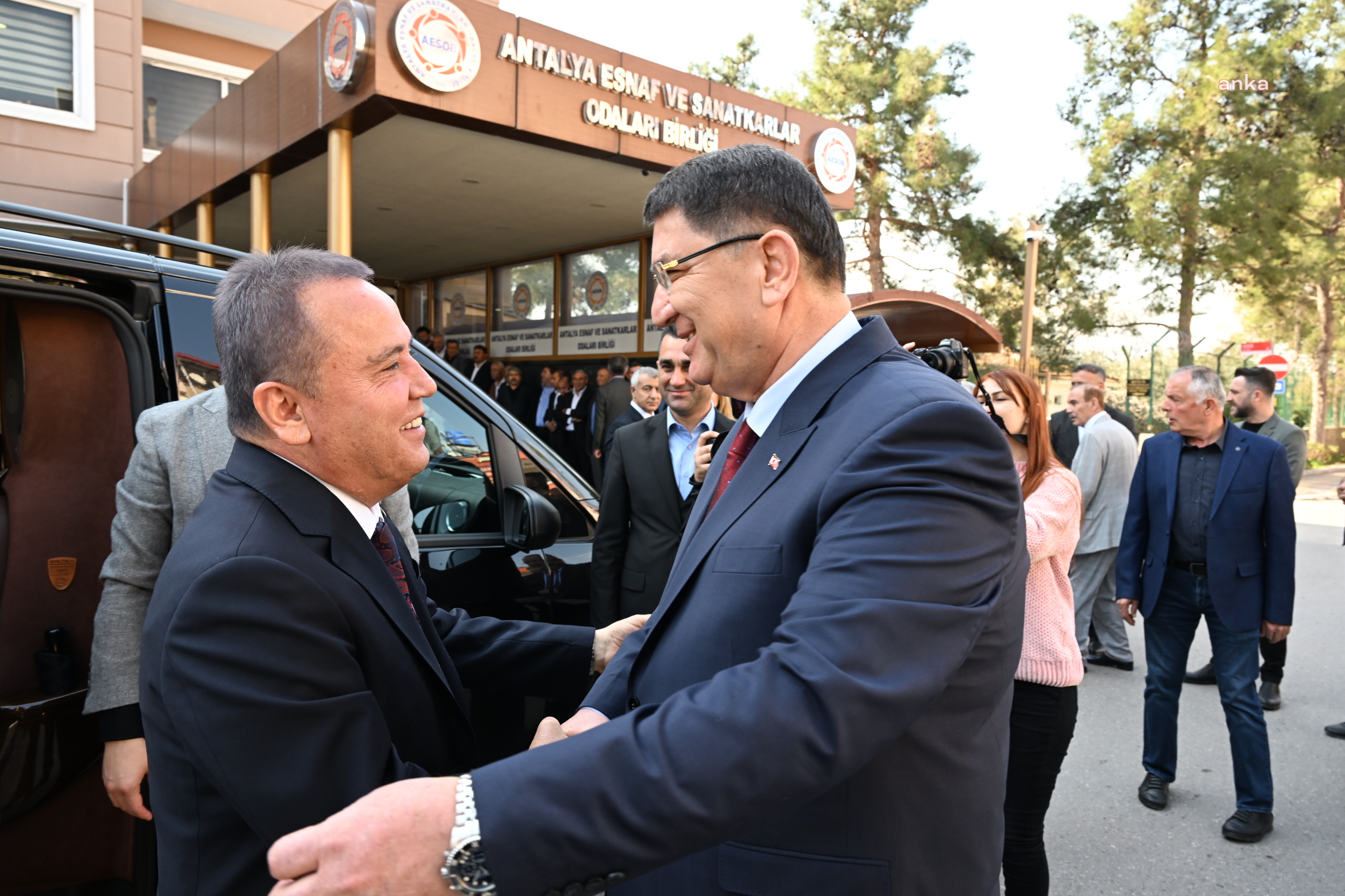 MUHİTTİN BÖCEK, ANTALYALI ESNAFLA BULUŞTU