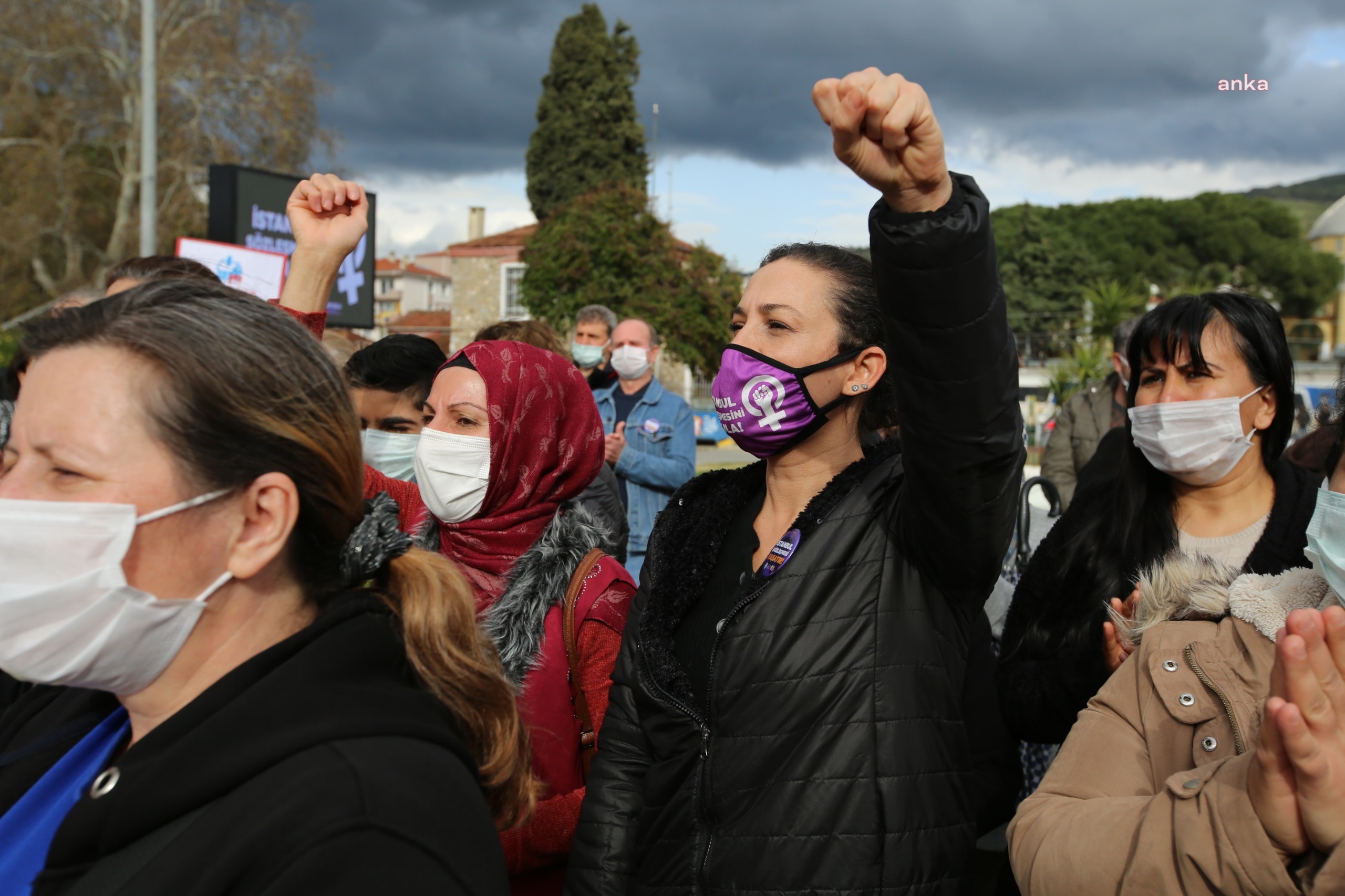 8 MART'TA DENGİN CEYHAN İLE KADIN EZGİLERİ: GÜÇLÜ KADINLAR AYDINLIK GELECEK