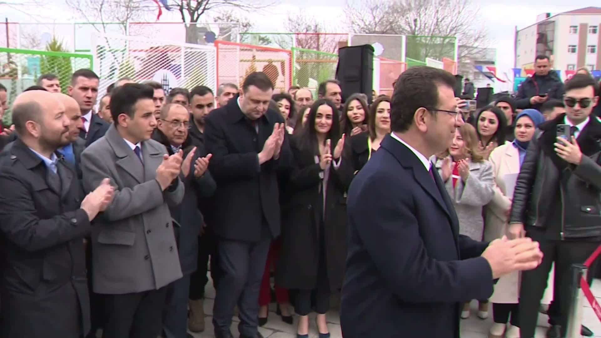 BAĞCILAR'DA 2019 ANIMSATMASI YAPAN İMAMOĞLU: “YÜREKLERİ YETİYORSA O GÜN SÖYLEDİKLERİ YALANLARI, BAĞCILAR SOKAKLARINDA, PAZARLARINDA TEKRAR ETSİNLER”