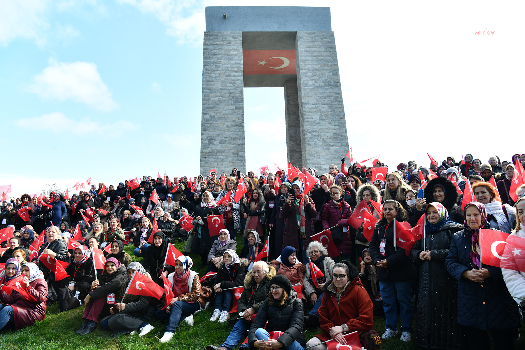 TEPEBAŞI BELEDİYESİ'NDEN ESKİŞEHİRLİ KADINLARA ÖZEL ÇANAKKALE GEZİSİ