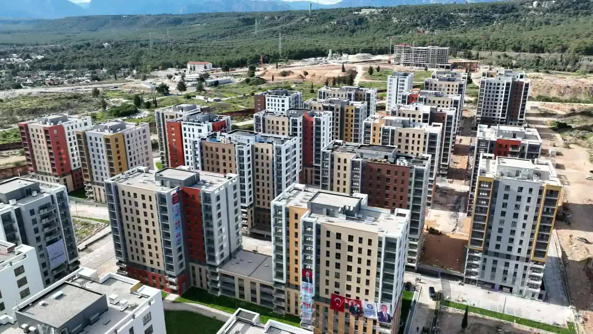 KEPEZ-SANTRAL MAHALLESİ KENTSEL DÖNÜŞÜM PROJESİ'NDE ANAHTAR TESLİM HEYECANI