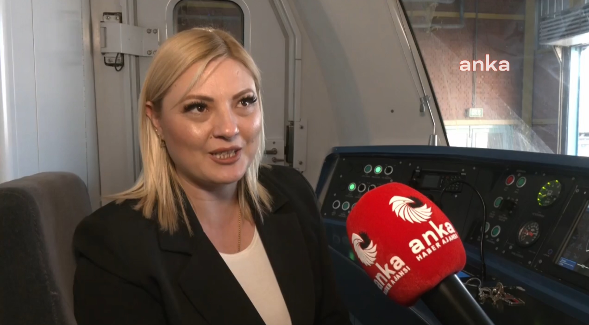 ANKARA’NIN  KADIN VATMANI... SİNEM SERİN: “SEN Mİ SÜRDÜN BU TRENİ KIZIM’ DİYENLER OLUYOR”