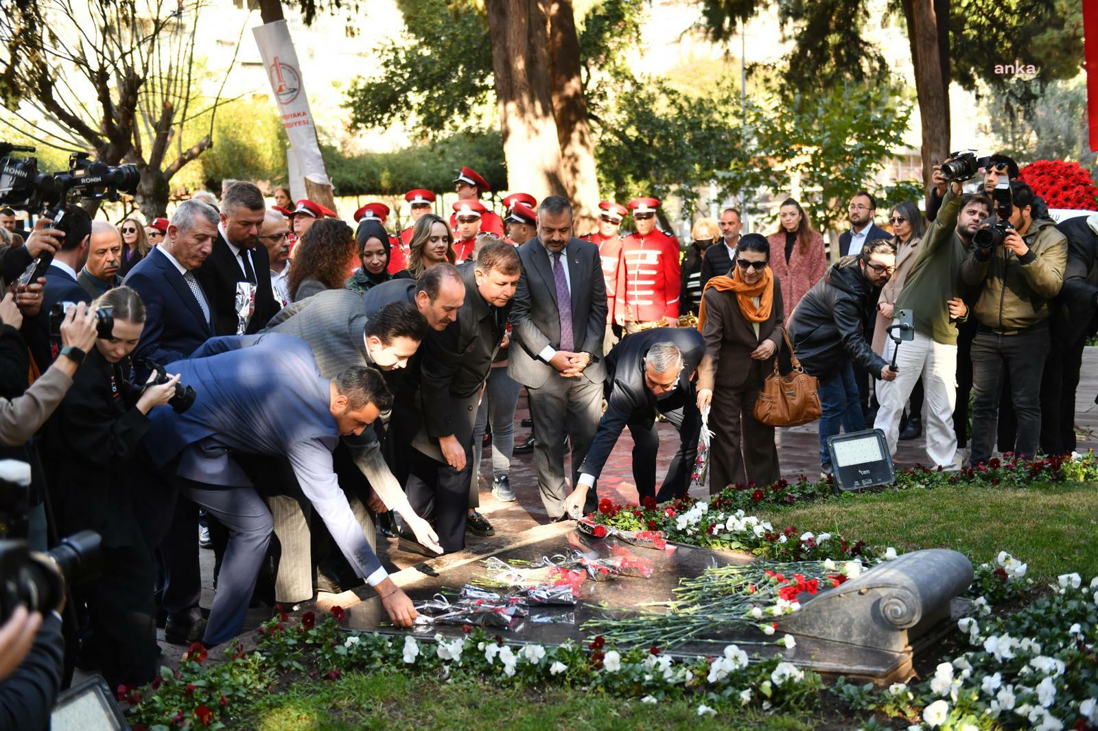 CHP İZMİR BÜYÜKŞEHİR BELEDİYE BAŞKAN ADAYI TUGAY’DAN ZÜBEYDE HANIM’IN MEZARINA ZİYARET