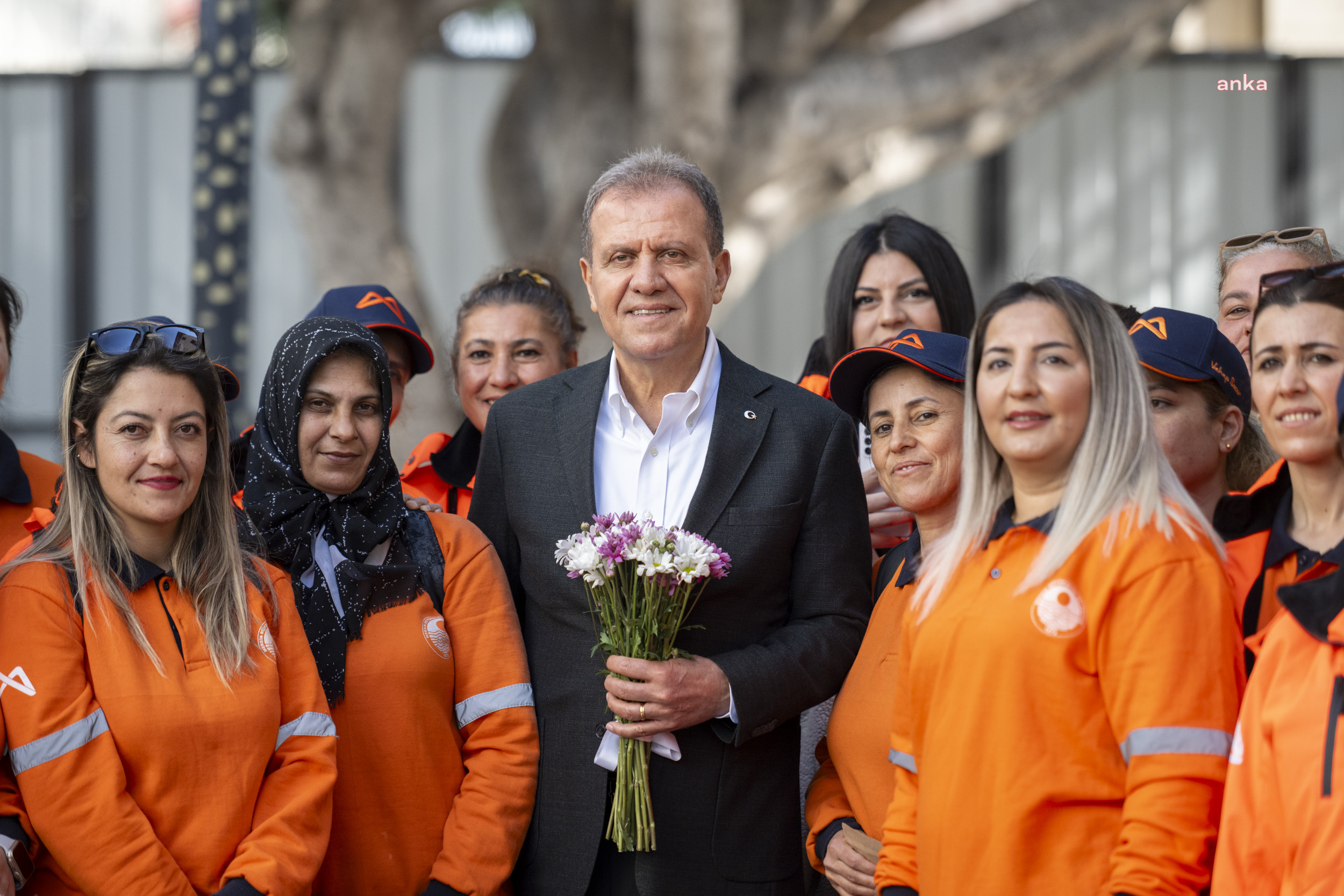 VAHAP SEÇER: “MERSİN HALKININ DESTEĞİYLE MERSİN’E DEĞER KATMAK İÇİN ÇALIŞACAĞIZ”