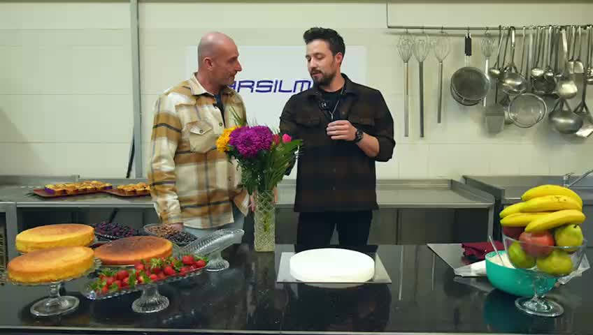 TÜRK SAVUNMA SANAYİSİNE GÜÇ VEREN KADINLARA MASTERCHEF YARIŞMACISI HASAN'DAN 8 MART SÜRPRİZİ