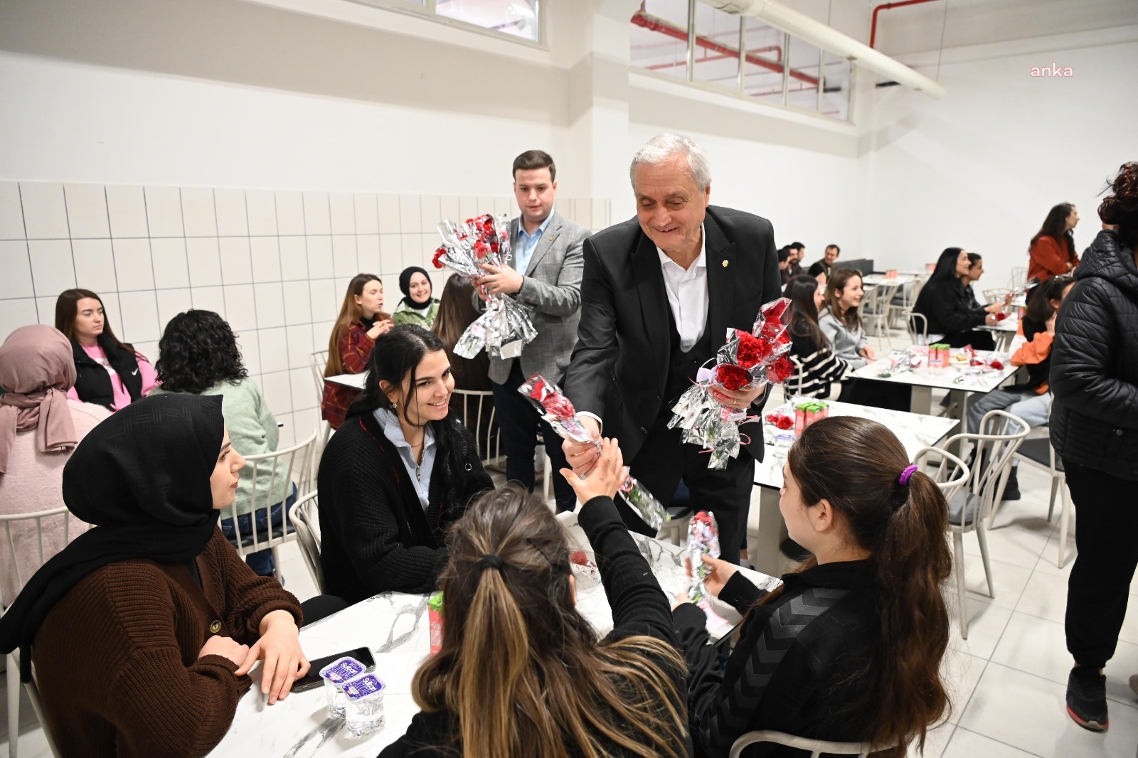 BOZÜYÜK BELEDİYE BAŞKANI BAKKALCIOĞLU, KADINLAR GÜNÜ’NÜ KUTLADI