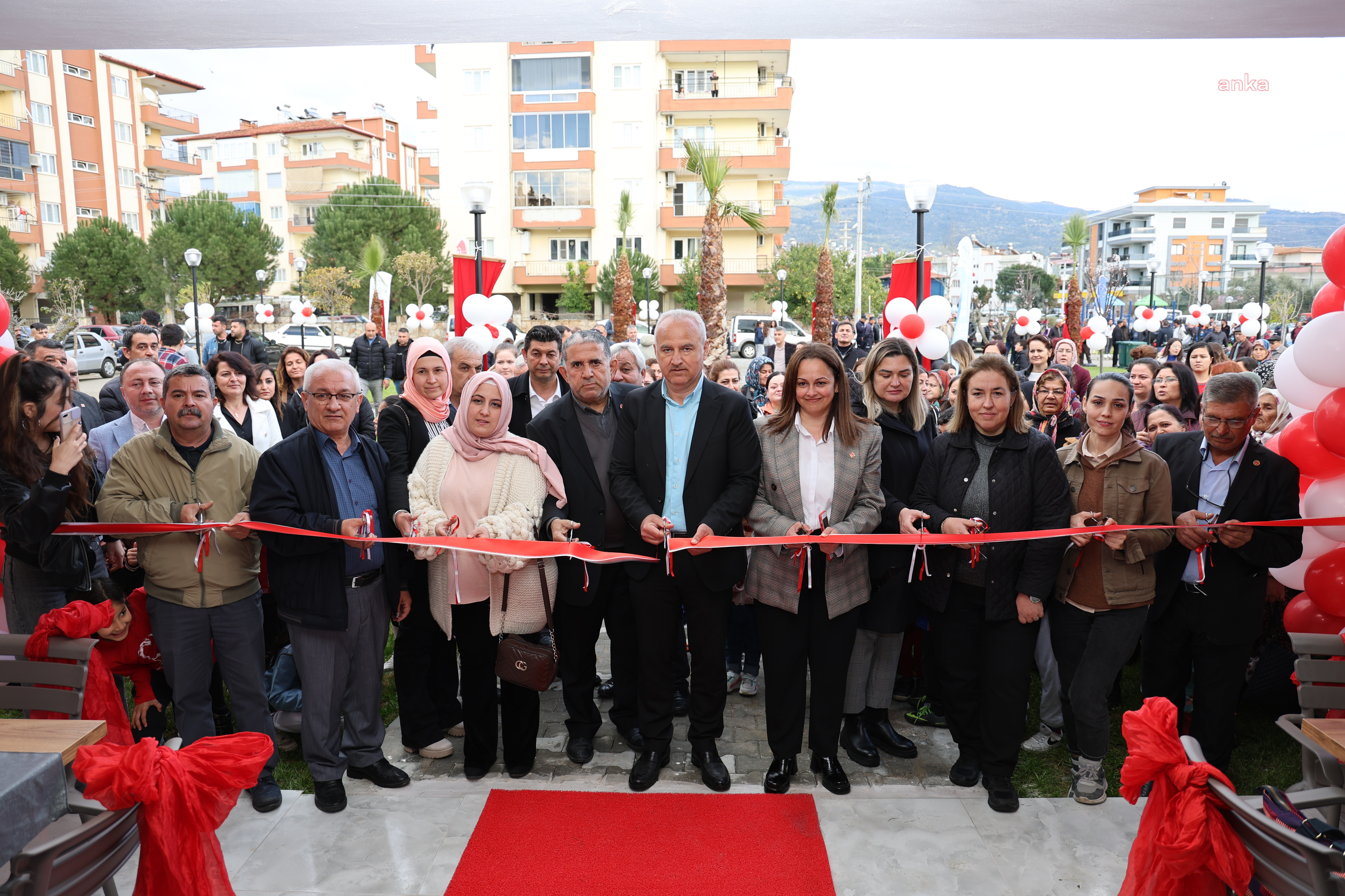 ÇİNE'DE BİR İLK: KARDELEN KADINLAR KAHVESİ HİZMETE AÇILDI