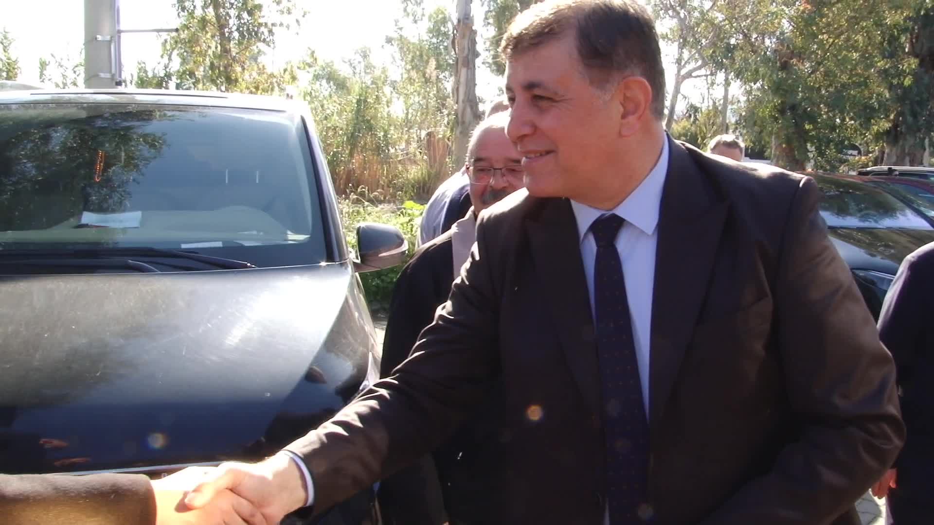 CEMİL TUGAY: “DEPREM BÖLGESİNDE İNSANLAR HALA KONTEYNERDE, ÇADIRDA. MADEM PARANIZ VAR ORALARA SOSYAL KONUT YAPSANIZA”