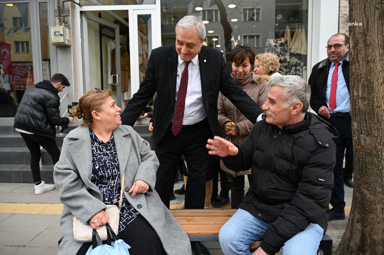 BOZÜYÜK BELEDİYE BAŞKANI BAKKALCIOĞLU’NUN ESNAF ZİYARETLERİ SÜRÜYOR