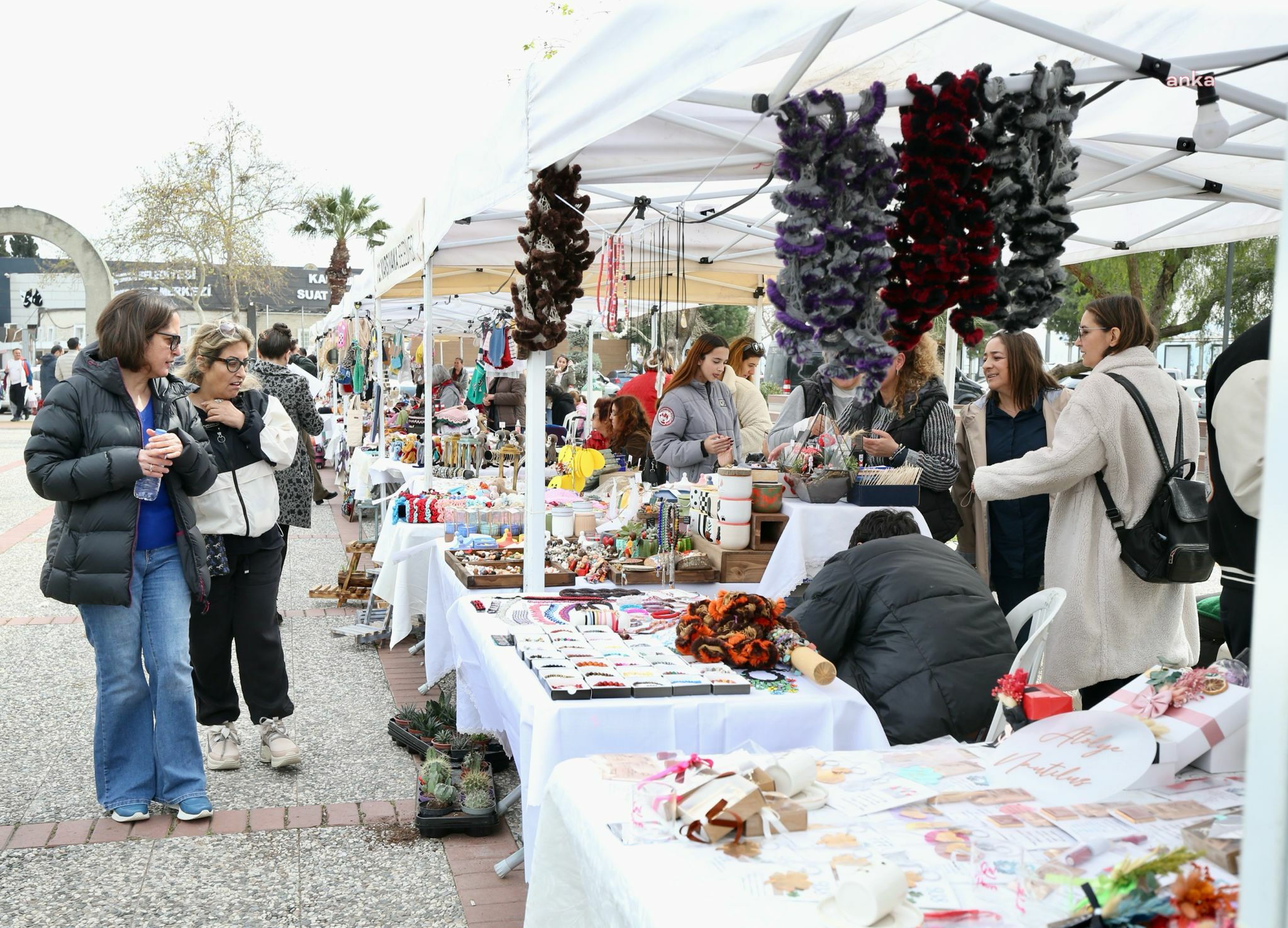KARŞIYAKA’DA 100 EMEKÇİ KADINDAN 8 MART PAZARI