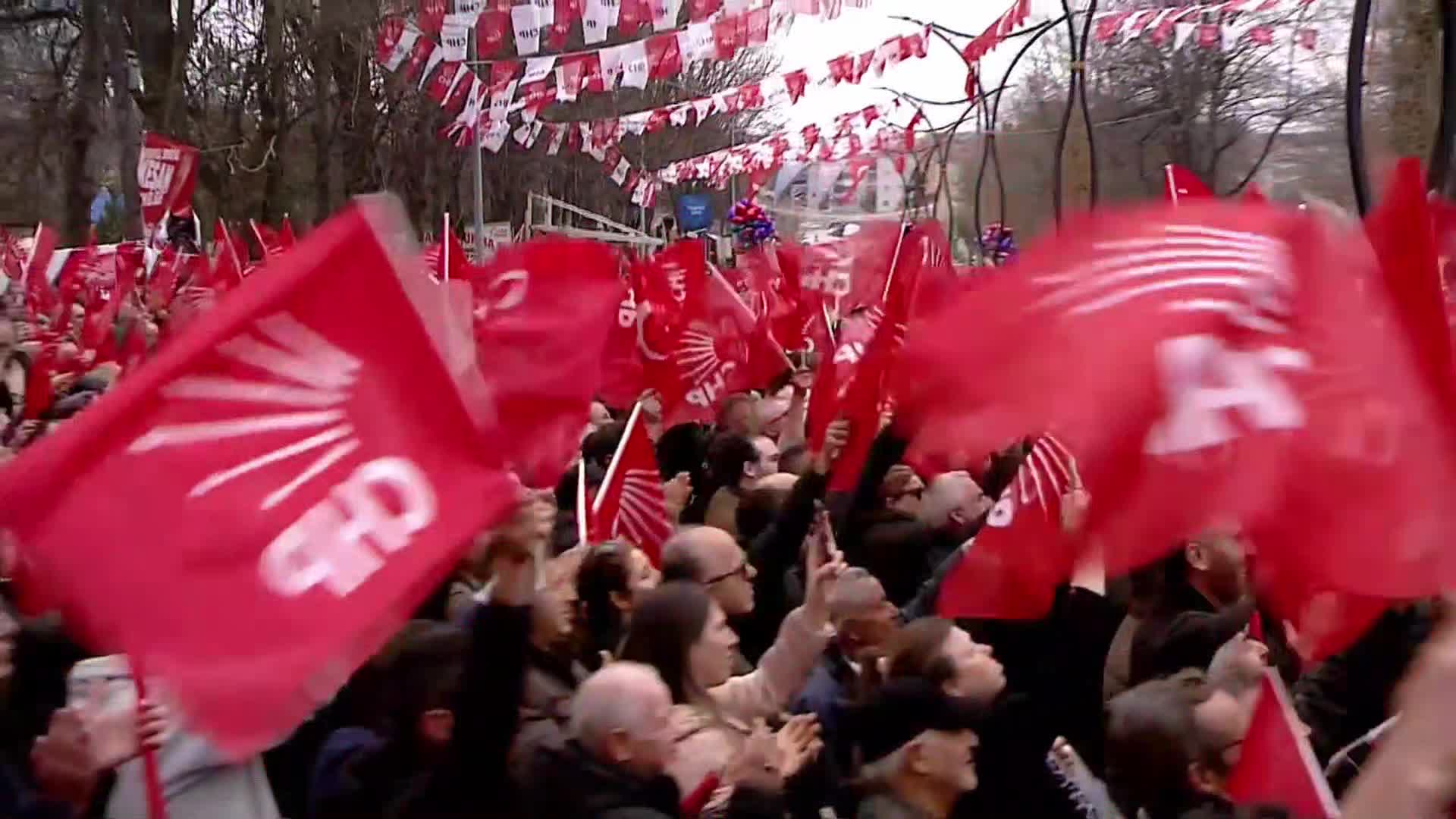 ÖZGÜR ÖZEL, KEŞAN’DA: “BUGÜN RAMAZAN GELİYOR. GEÇEN SENEKİ EMEKLİ MAAŞIYLA 60 LİTRE YAĞ ALINIRKEN BU YIL 29 LİTRE ALINABİLİYOR. 31 MART’TA HESABI SORACAĞIZ”