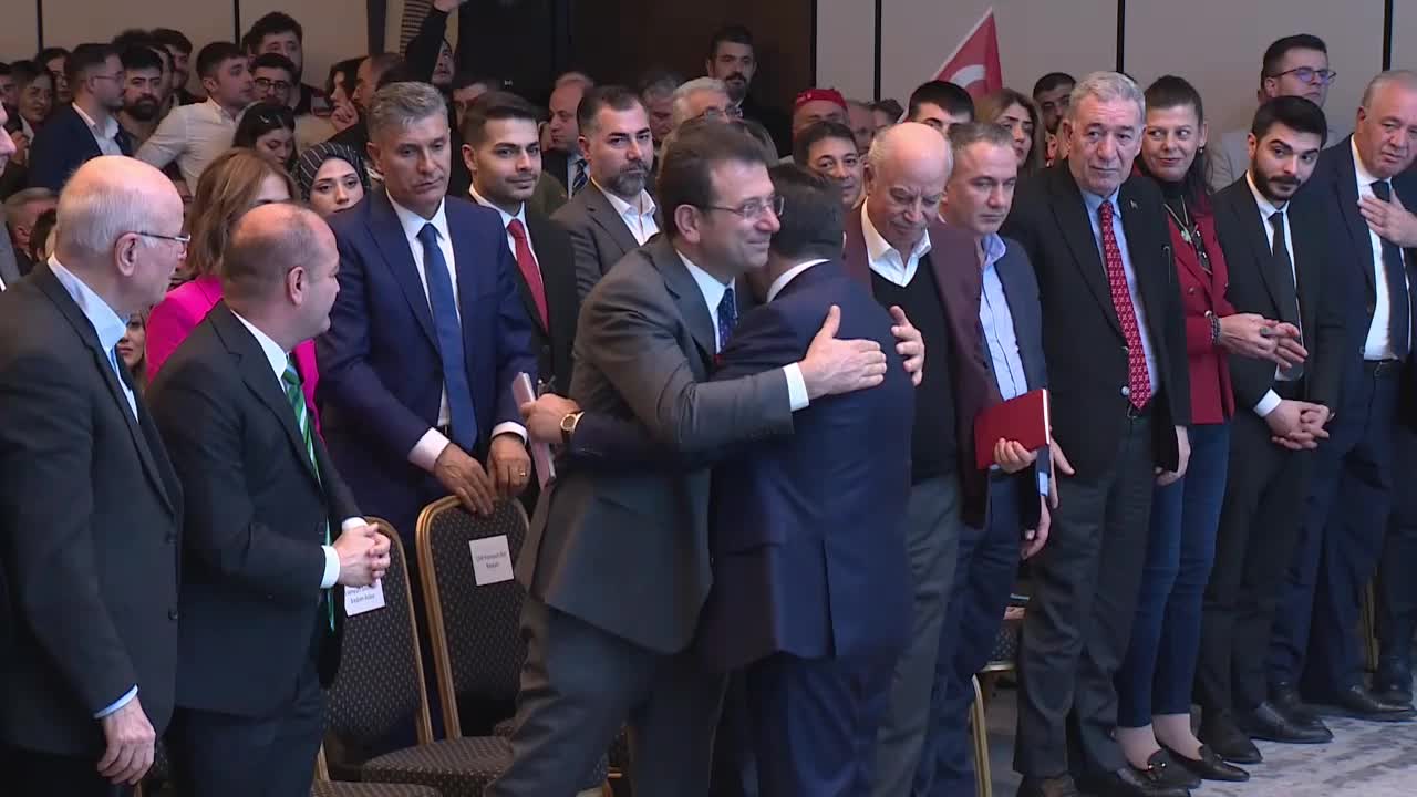 İMAMOĞLU’NDAN KURUM’A ‘KENT LOKANTASI’ YANITI:  MİLLETİN FAKİRLİĞİYLE DALGA GEÇENLERİ  PALDIR KÜLDÜR EVİNE YOLLAYACAĞIZ