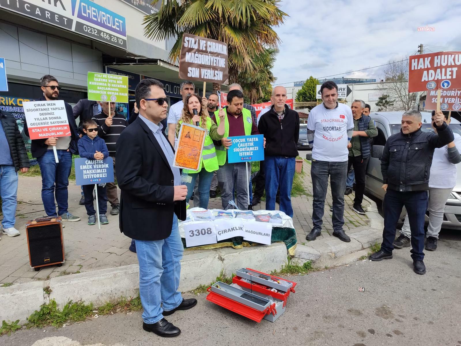 İZMİR STAJ VE ÇIRAKLIK MAĞDURLARI DERNEĞİ'NDEN TABUTLU PROTESTO