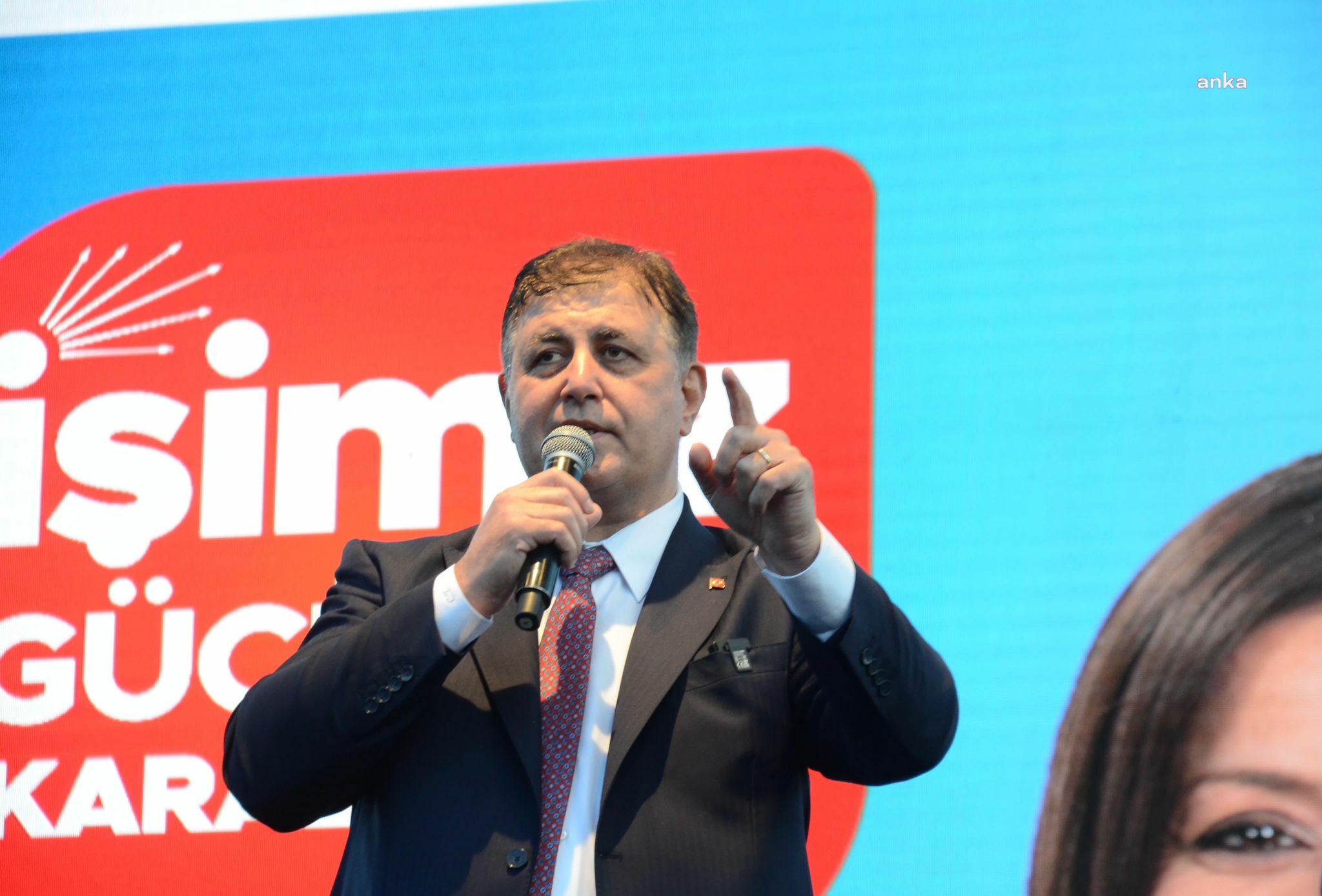 BAŞKAN TUGAY'DAN ERDOĞAN'A: İZMİR’E 21 YILDA 449 MİLYAR LİRALIK YATIRIM YAPTIKLARINI SÖYLÜYOR. BU RAKAMA HALKAPINAR-OTOGAR METRO HATTI İÇİN AYIRDIKLARI 3.000 TL DAHİL Mİ?