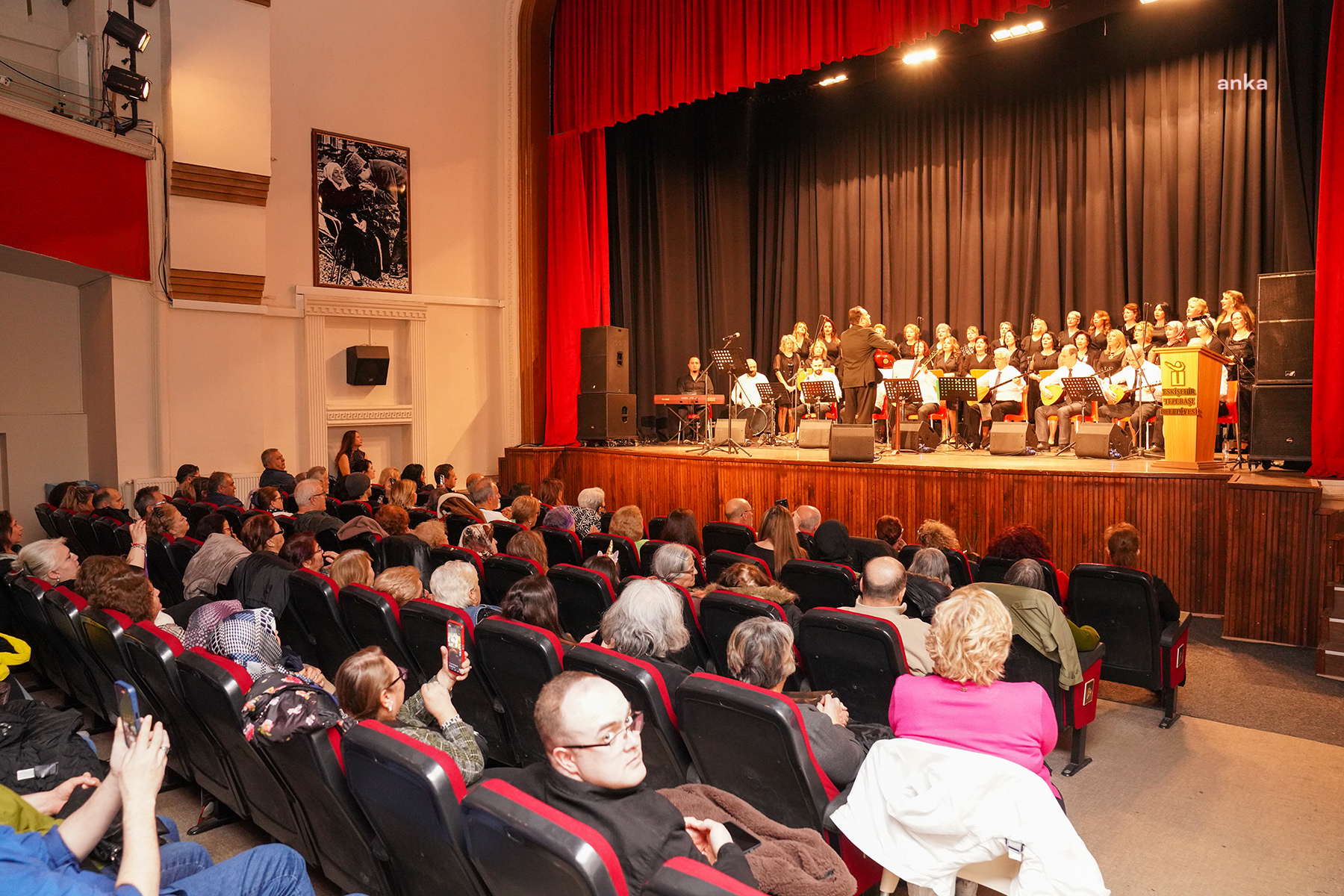 TEPEBAŞI BELEDİYESİ THM KOROSU’NDAN KADINLAR GÜNÜ KONSERİ