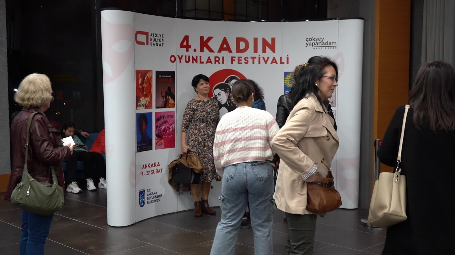 KONYAALTI’NDA DÜZENLENEN 4. KADIN OYUNLARI FESTİVALİ “YAN ROL” İLE SONA ERDİ