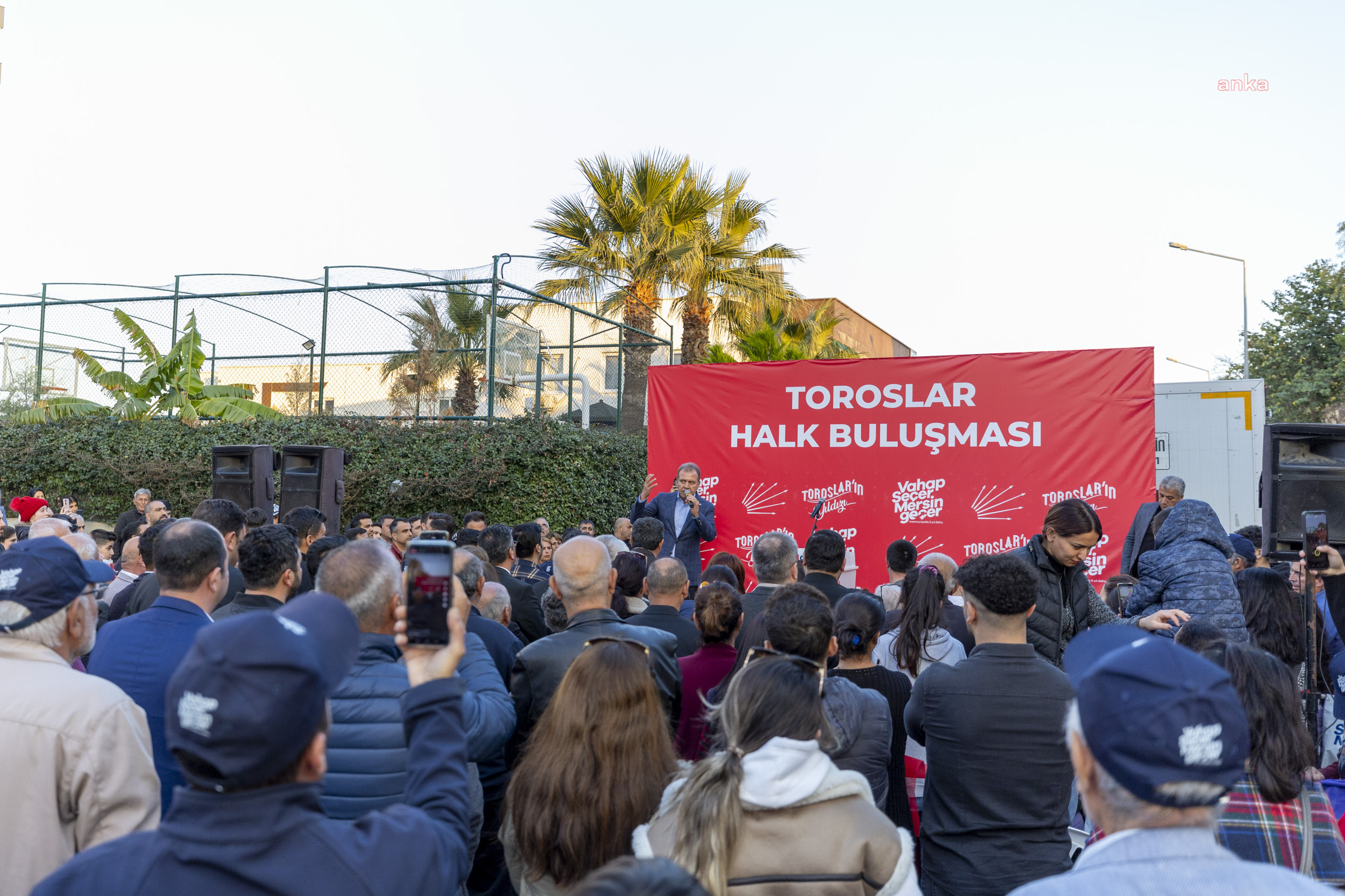 VAHAP SEÇER: “AÇIK ARA FARKLA MERSİN BÜYÜKŞEHİR BELEDİYESİ’Nİ TEKRAR KAZANACAĞIZ”