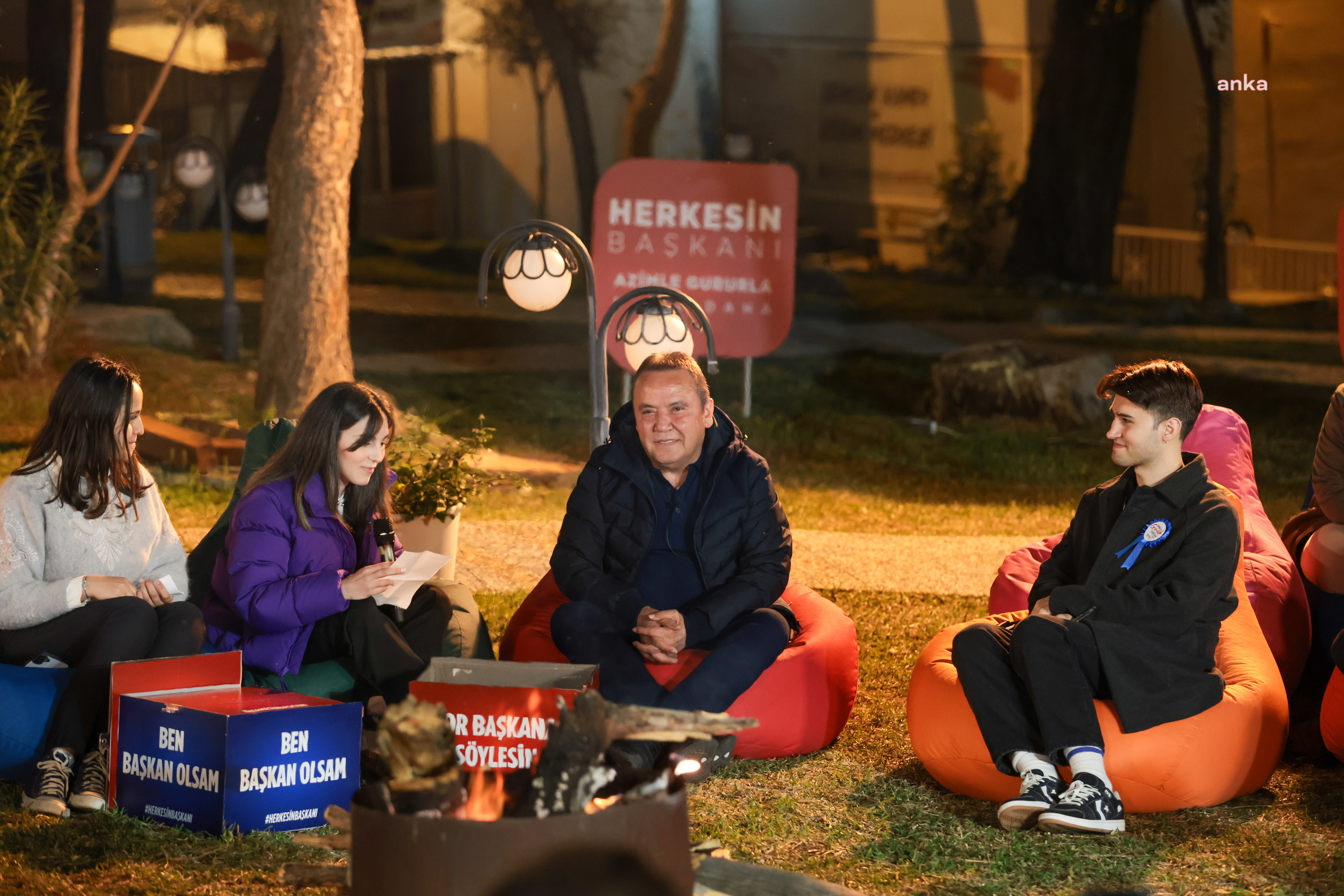 MUHİTTİN BÖCEK GENÇLERLE BULUŞTU: “HAYAL KURMAKTAN VAZGEÇMEYİN”