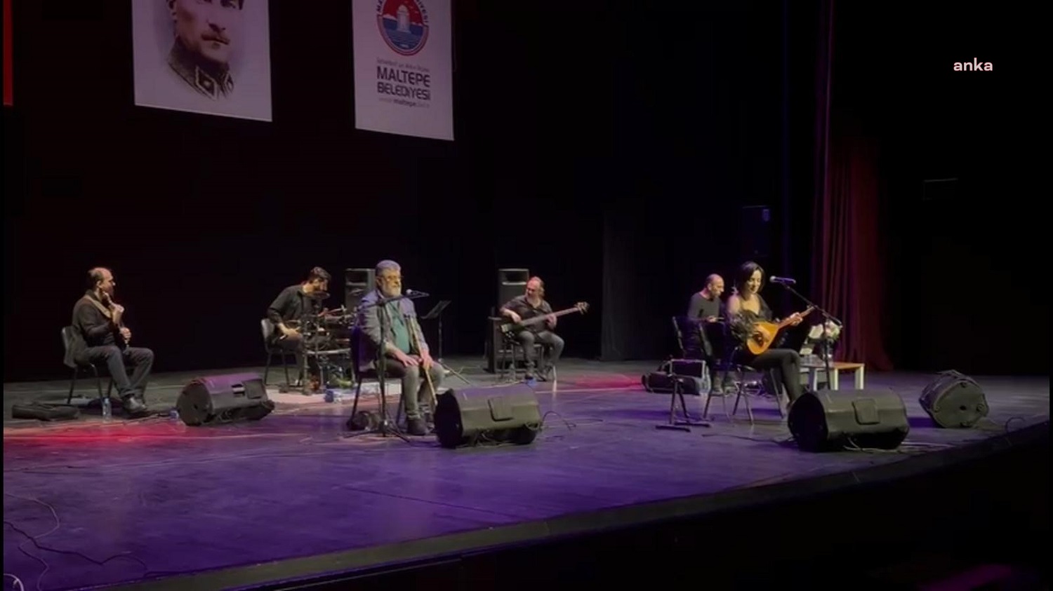 BAĞLAMA SANATÇISI ÖZLEM ÖZDİL, KADINLAR GÜNÜ’NDE MALTEPE’DE SAHNE ALDI