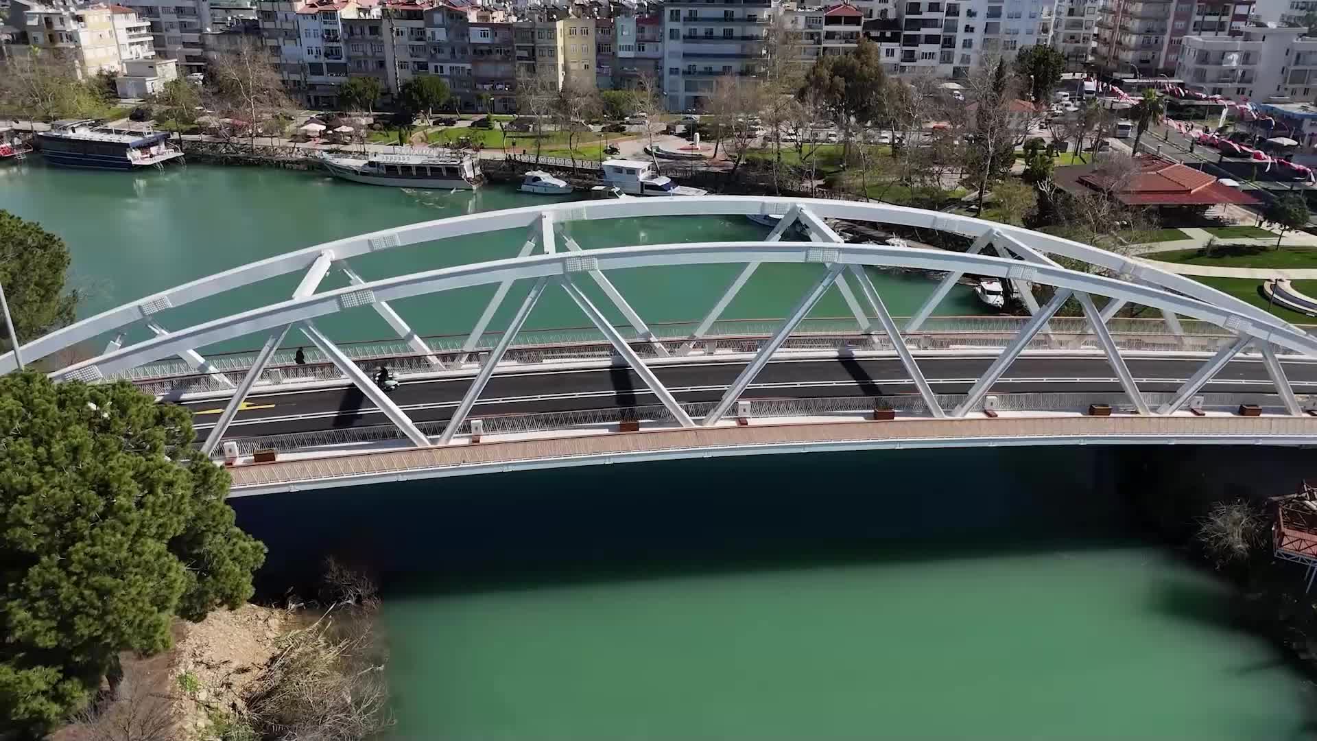 MANAVGAT BELEDİYESİ'NCE YAPILAN ŞÜKRÜ SÖZEN TAŞIT KÖPRÜSÜ TÖRENLE HİZMETE AÇILDI