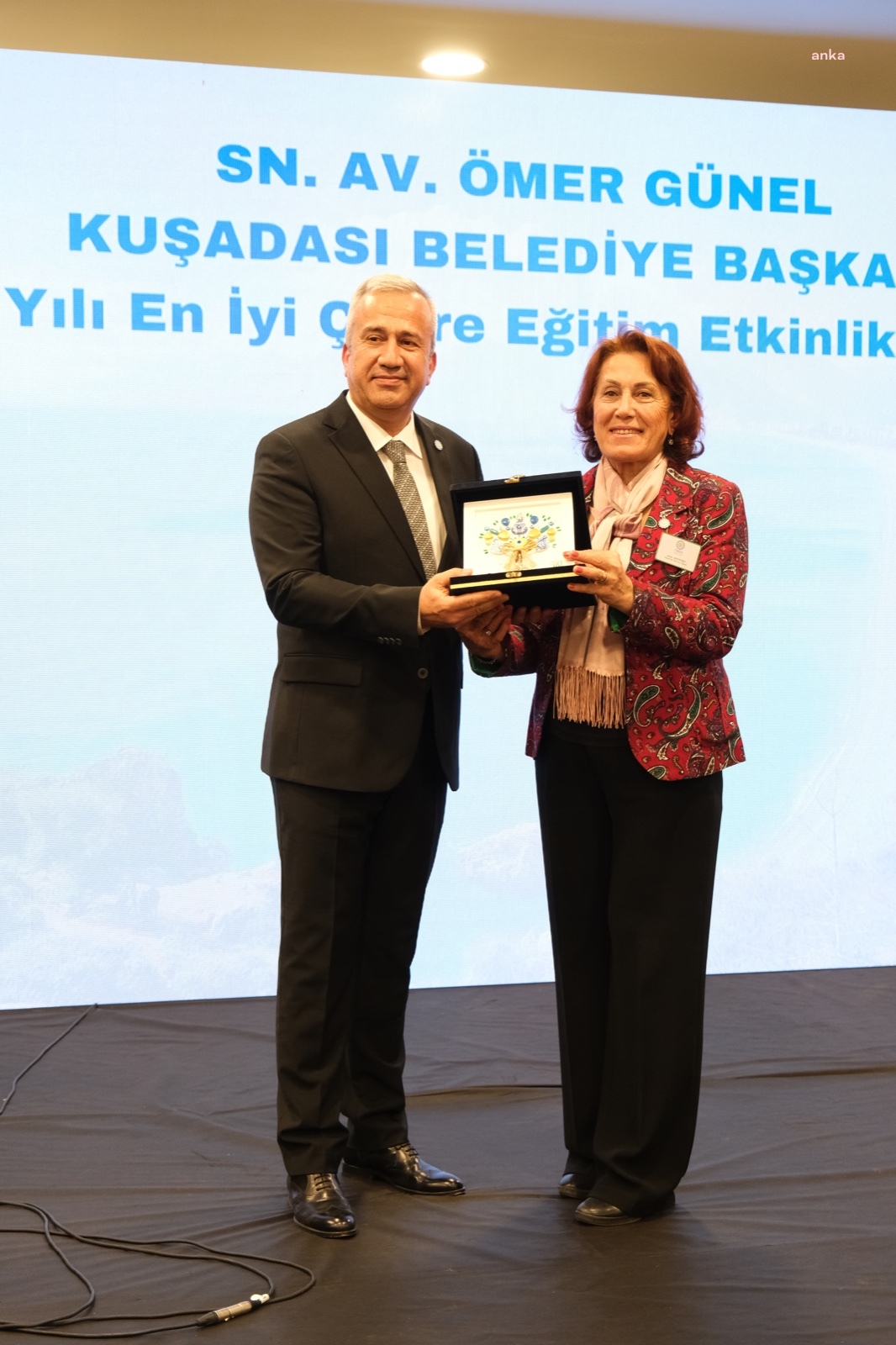 KUŞADASI BELEDİYESİ, ‘EN İYİ ÇEVRE EĞİTİM ETKİNLİKLERİ’ ÖDÜLÜNE LAYIK GÖRÜLDÜ