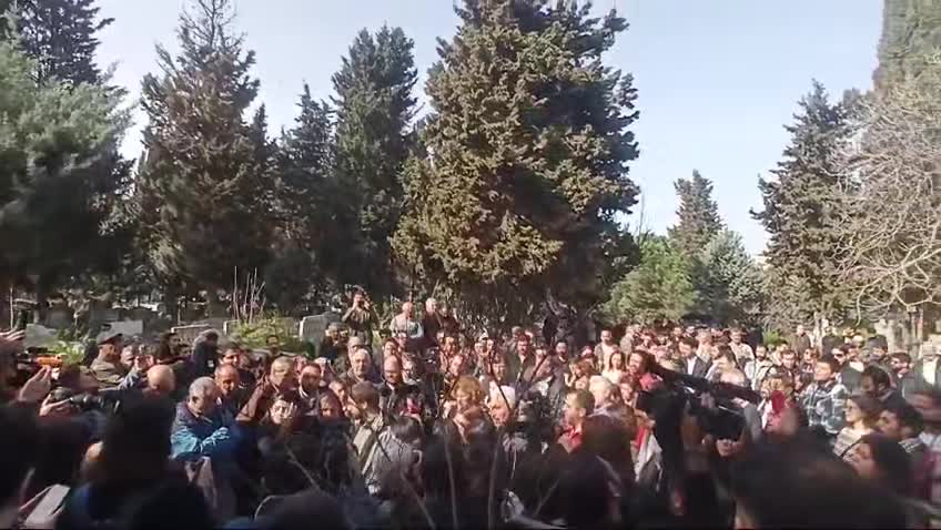 BERKİN ELVAN ÖLÜMÜNÜN 10'UNCU YILINDA MEZARI BAŞINDA ANILDI