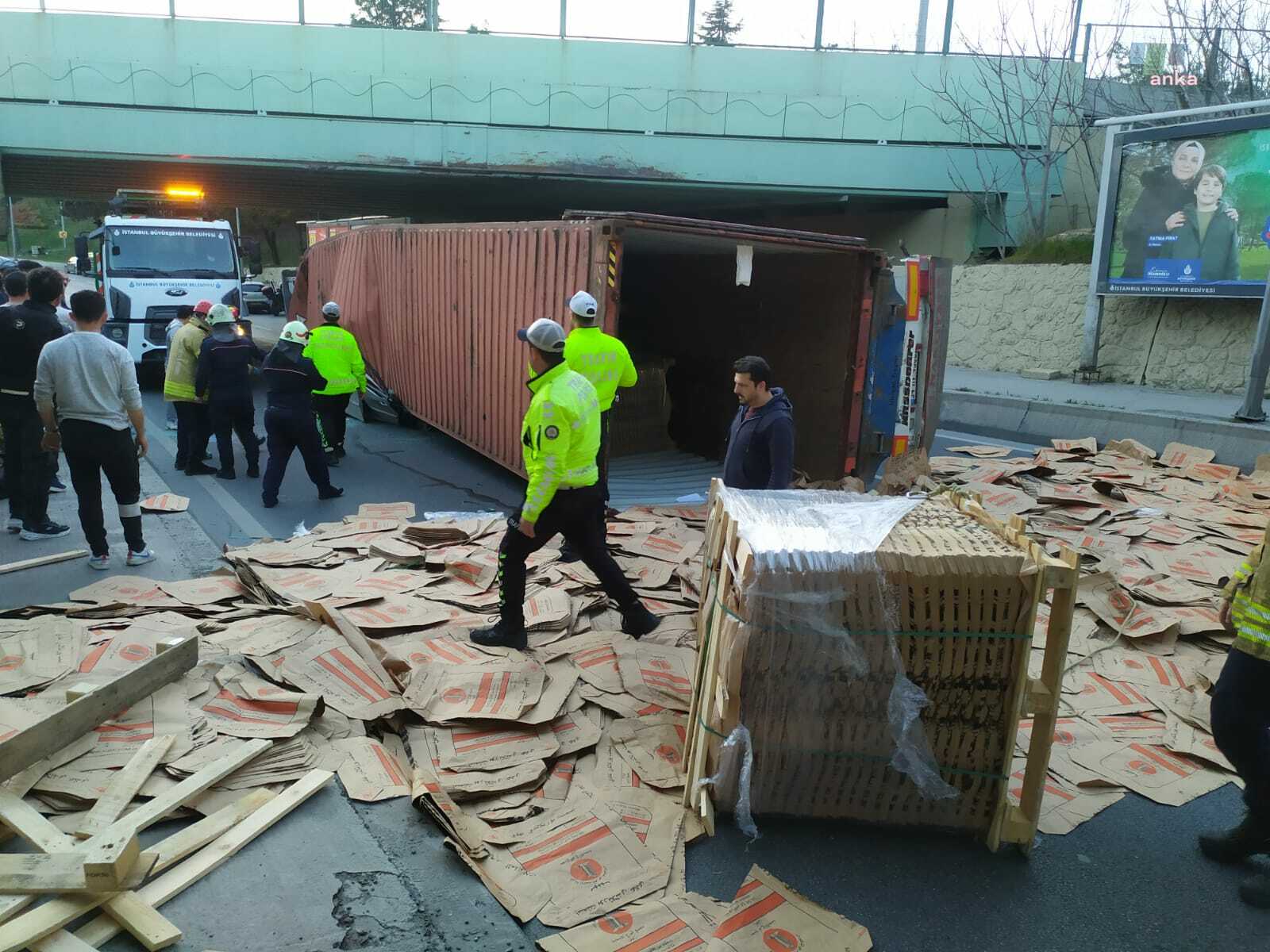 BAKIRKÖY’DE TRAFİK KAZASI: 4 KİŞİ HAYATINI KAYBETTİ