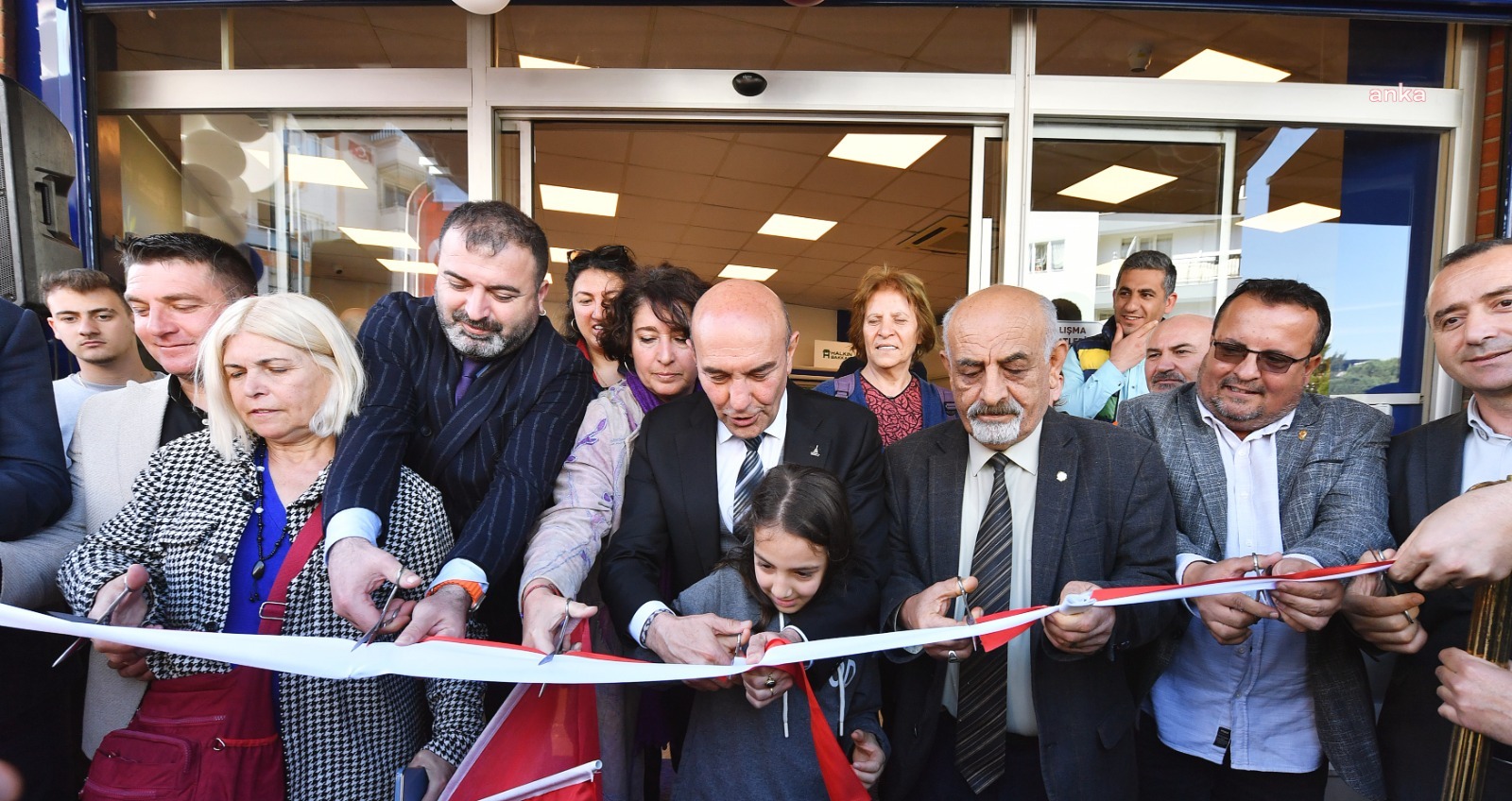 HALKIN BAKKALI/HALKIN KASABI’NIN BUCA AKINCILAR ŞUBESİ AÇILDI: RAMAZAN BOYUNCA FİYATLAR SABİT KALACAK