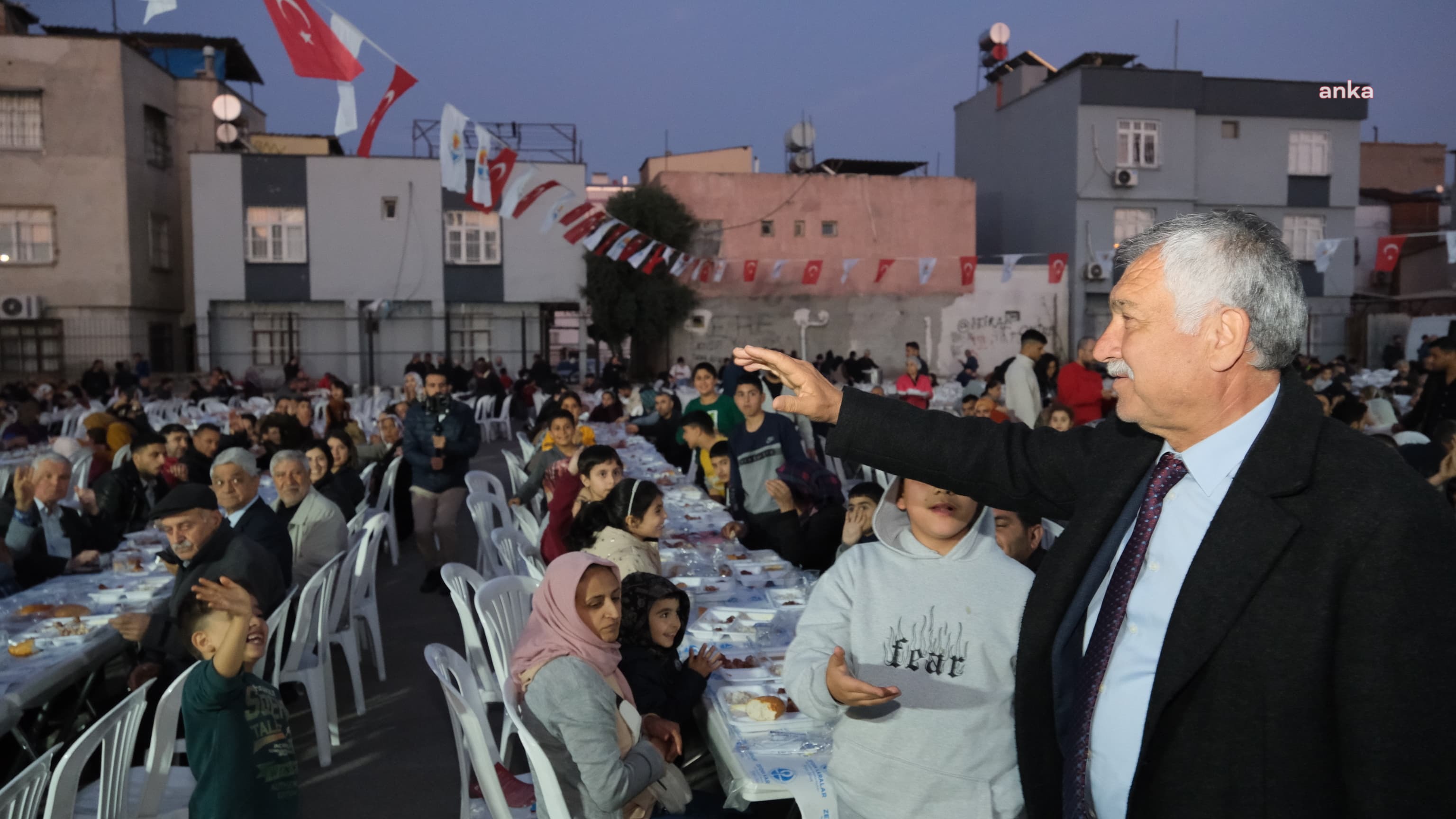 SEYHAN ŞAKİRPAŞA MAHALLESİ SAKİNLERİ, ADANA BÜYÜKŞEHİR BELEDİYESİ’NİN İFTAR SOFRASINDA BULUŞTU