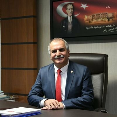 YENİÇAĞ'IN SAHİBİ ESKİ MİLLETVEKİLİ BIÇAKLA YARALANDI: AHMET ÇELİK'İN BİLİNCİ AÇIK... ŞÜPHELİ GÖZALTINA ALINDI