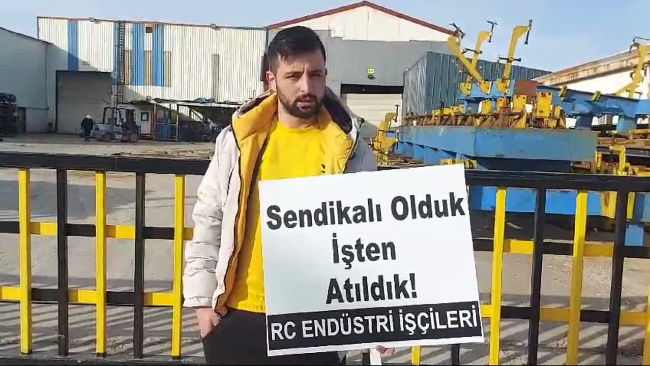 SİVAS’TA SENDİKALI OLDUKLARI GEREKÇESİYLE İŞTEN ATILDIKLARINI SÖYLEYEN İŞÇİLER FABRİKA ÖNÜNDE DİRENİŞİNİ SÜRDÜRÜYOR