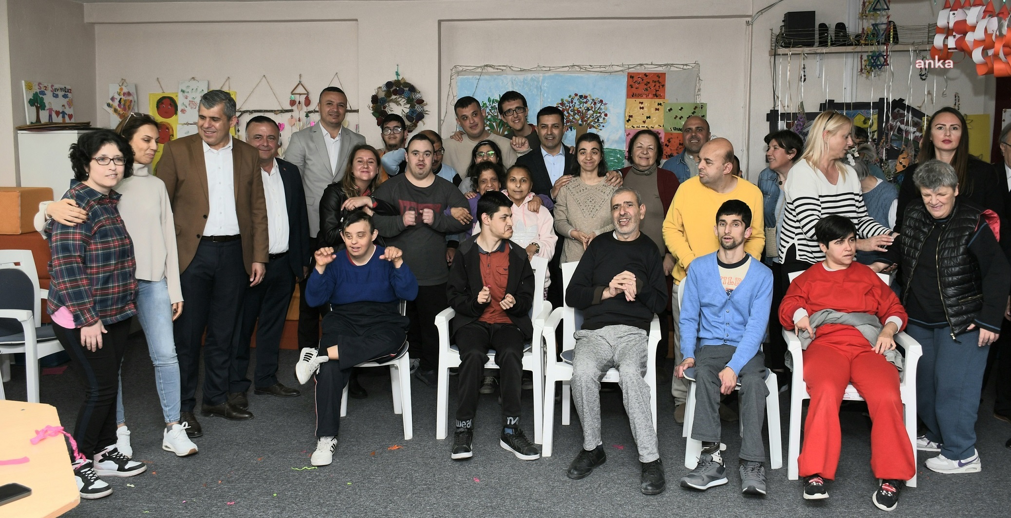 KUŞADASI BELEDİYE BAŞKANI GÜNEL, ERDOĞAN ÖVEN ENGELLİLER KÖYÜ’NDE ÖĞRENCİLERLE BULUŞTU