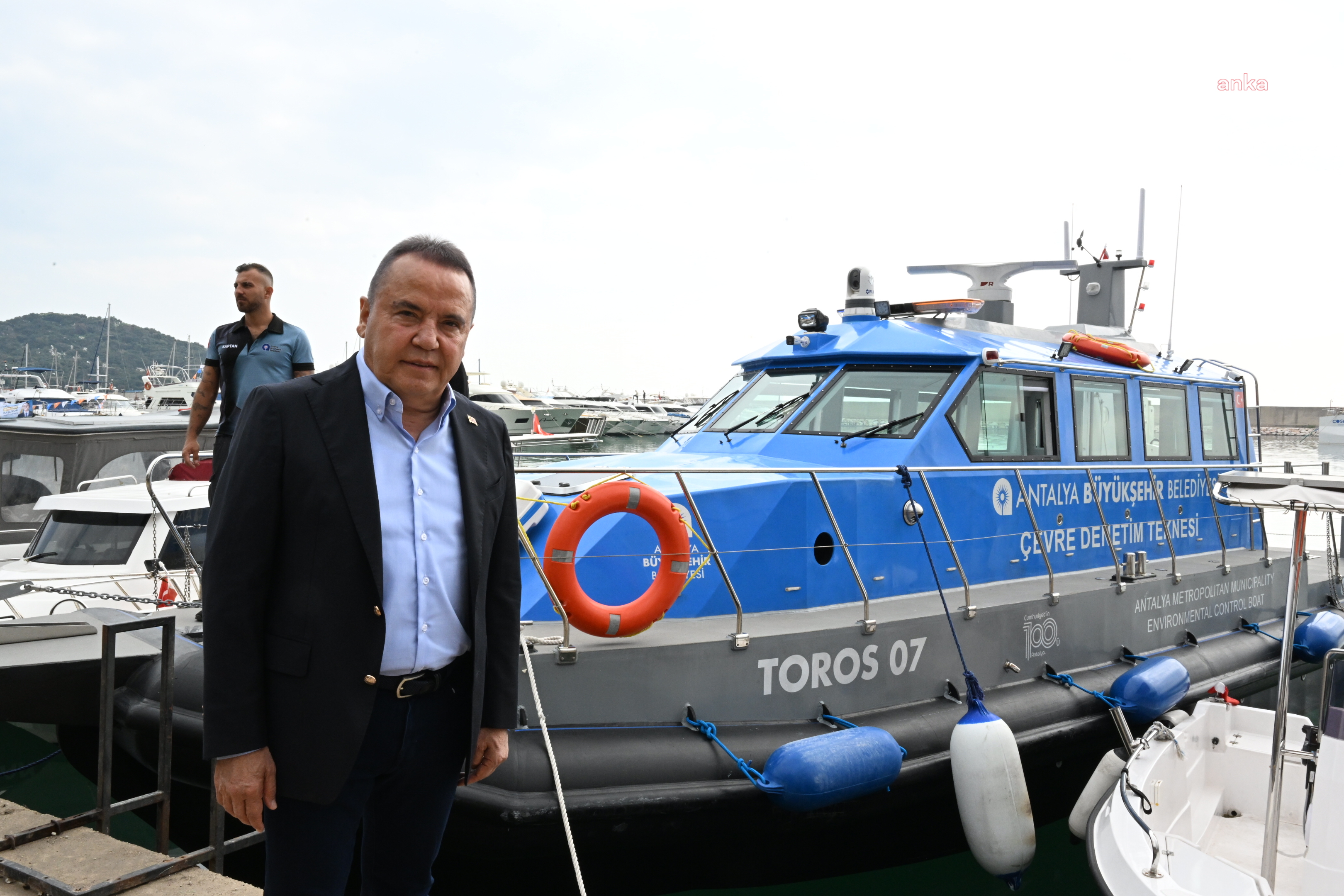 ANTALYA BALIKÇI BARINAĞI'NI ZİYARET EDEN MUHİTTİN BÖCEK: “DENİZLERİMİZDEKİ DOĞAL DENGEYİ KORUYACAK VE GELENEKSEL BALIKÇILIĞI DESTEKLEYECEĞİZ”