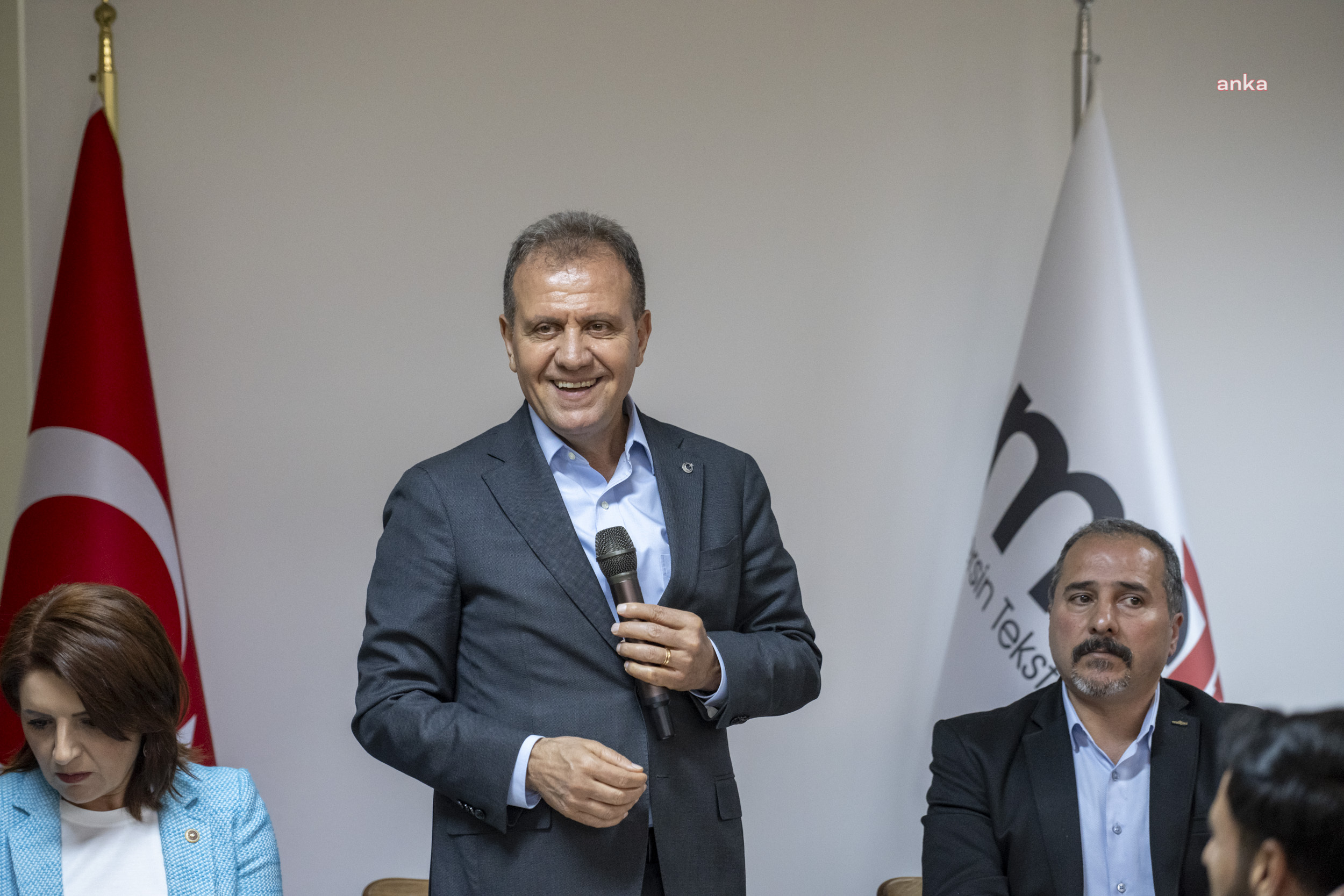 VAHAP SEÇER, METÜD ÜYELERİYLE BİR ARAYA GELDİ