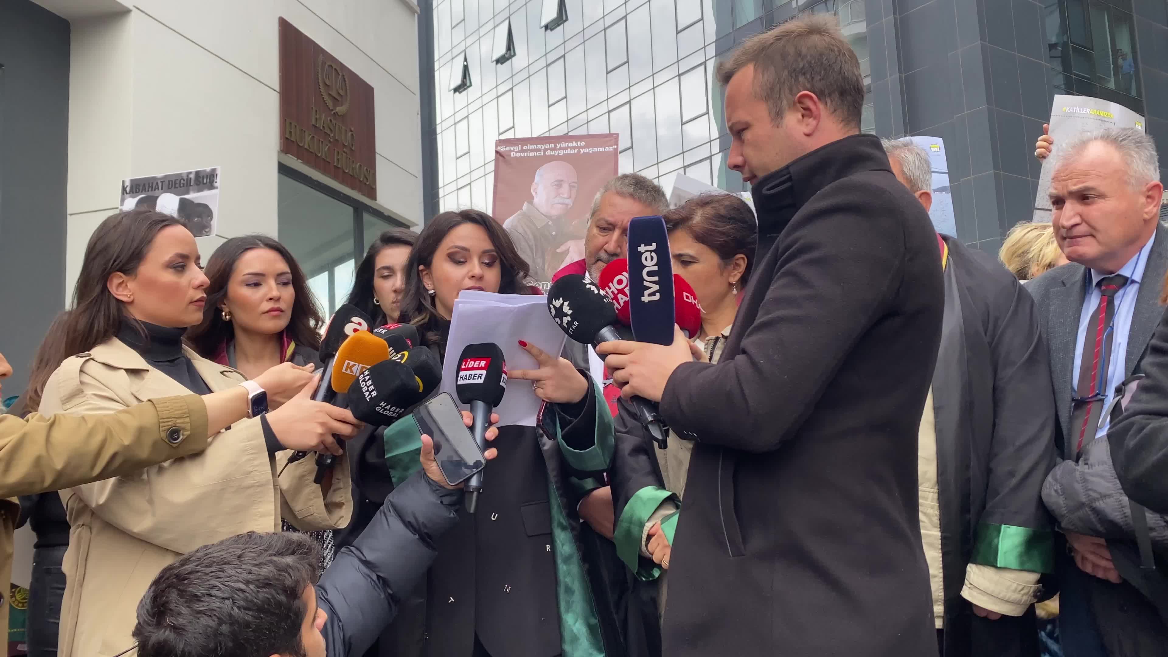 HAYVANSEVERLER EROS'U TEKMELEYEREK ÖLDÜREN SANIĞA 2 YIL 6 AY CEZA VERİLMESİNİ PROTESTO ETTİ